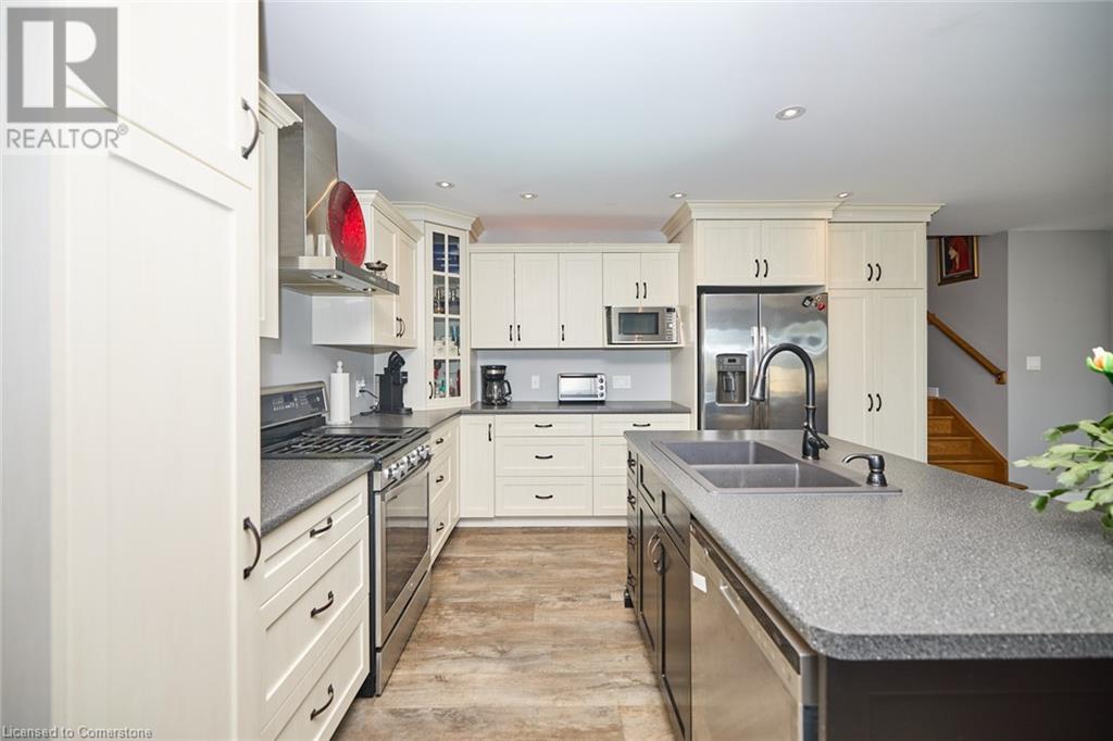 226 WOOLVERTON Road, Grimsby, Ontario