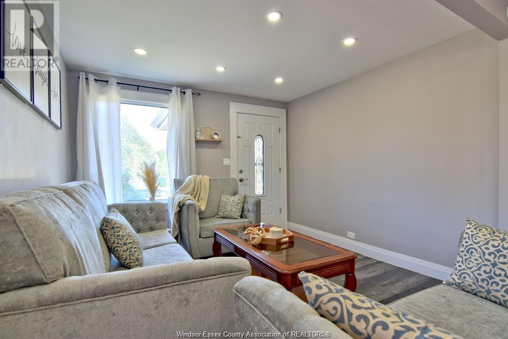 Property at 1391 JANETTE image 5