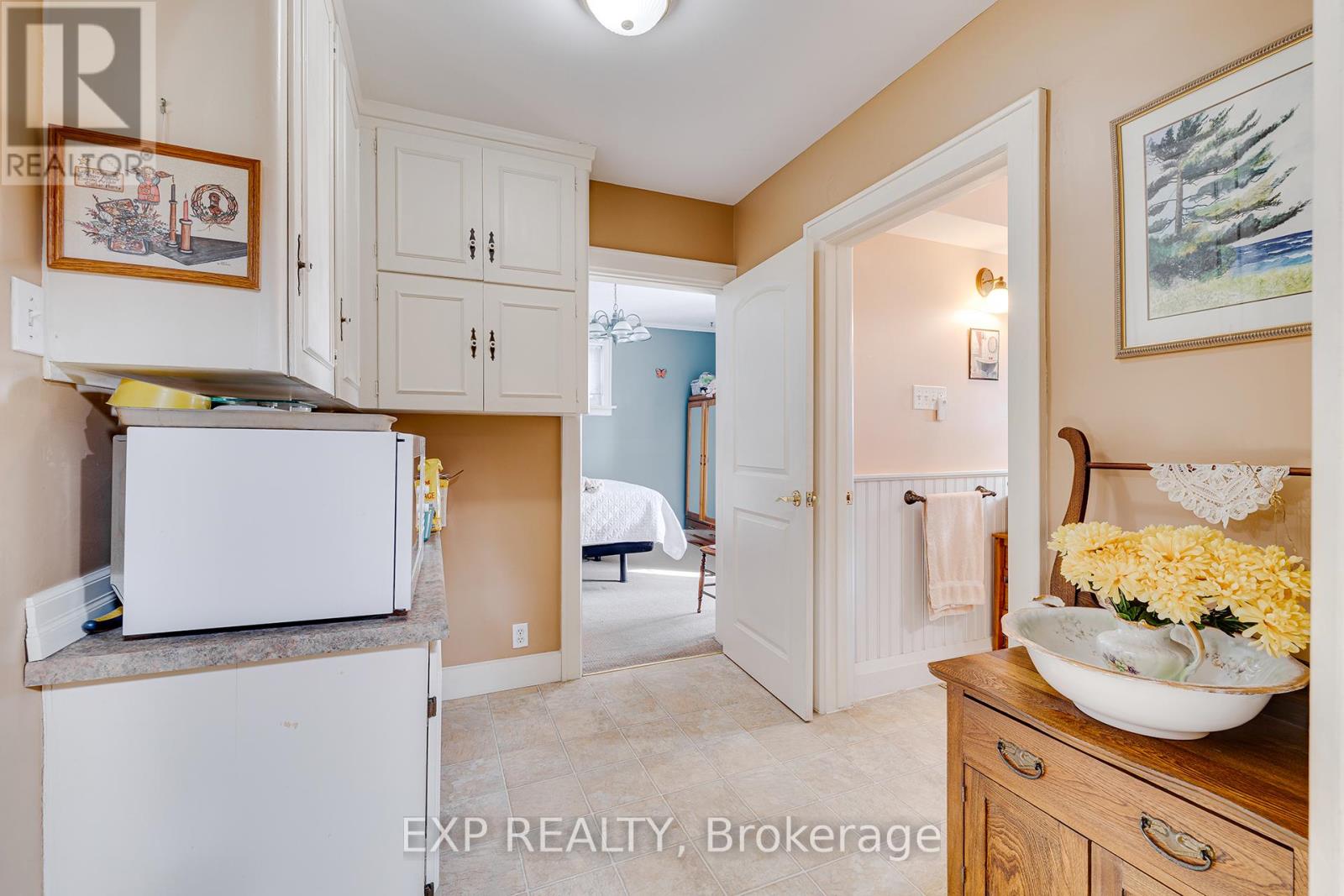 77 Borden Avenue N, Kitchener, Ontario  N2H 3J2 - Photo 16 - X12051413