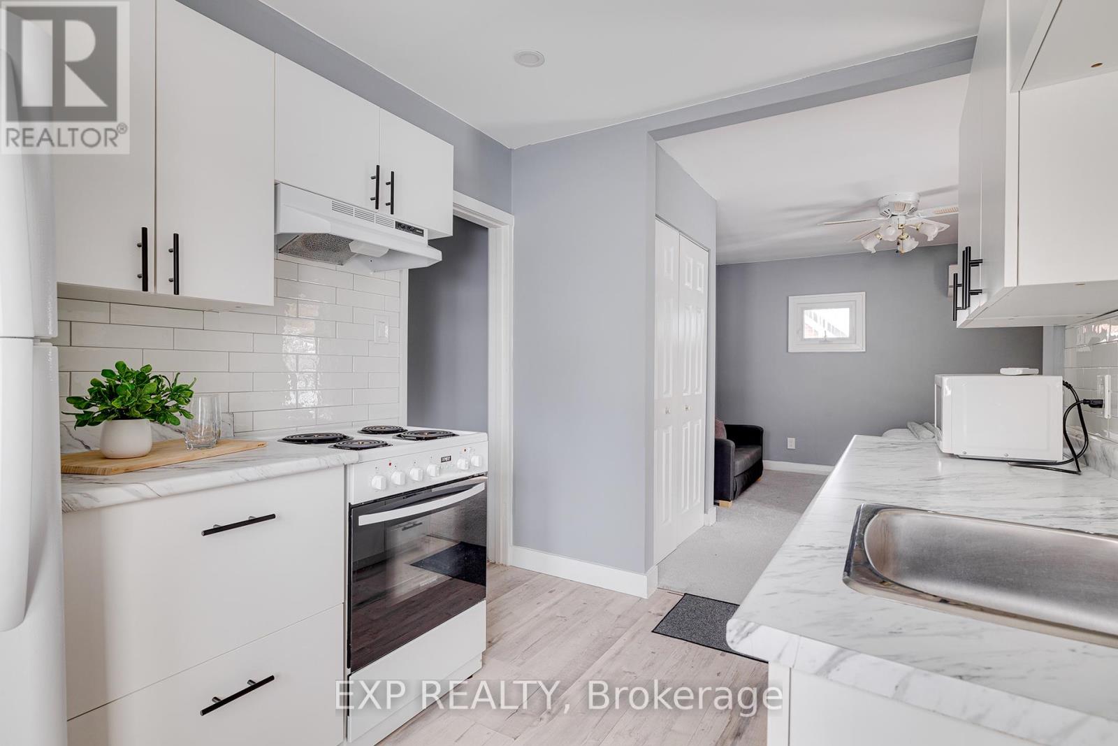 77 Borden Avenue N, Kitchener, Ontario  N2H 3J2 - Photo 21 - X12051413