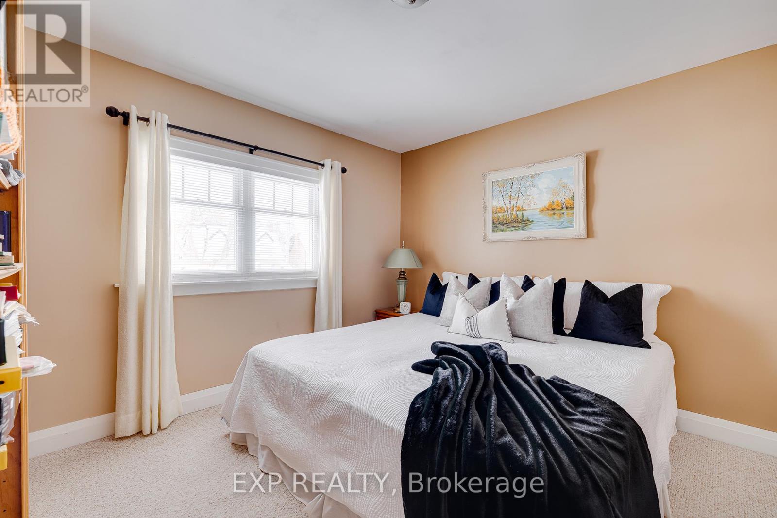 77 Borden Avenue N, Kitchener, Ontario  N2H 3J2 - Photo 27 - X12051413