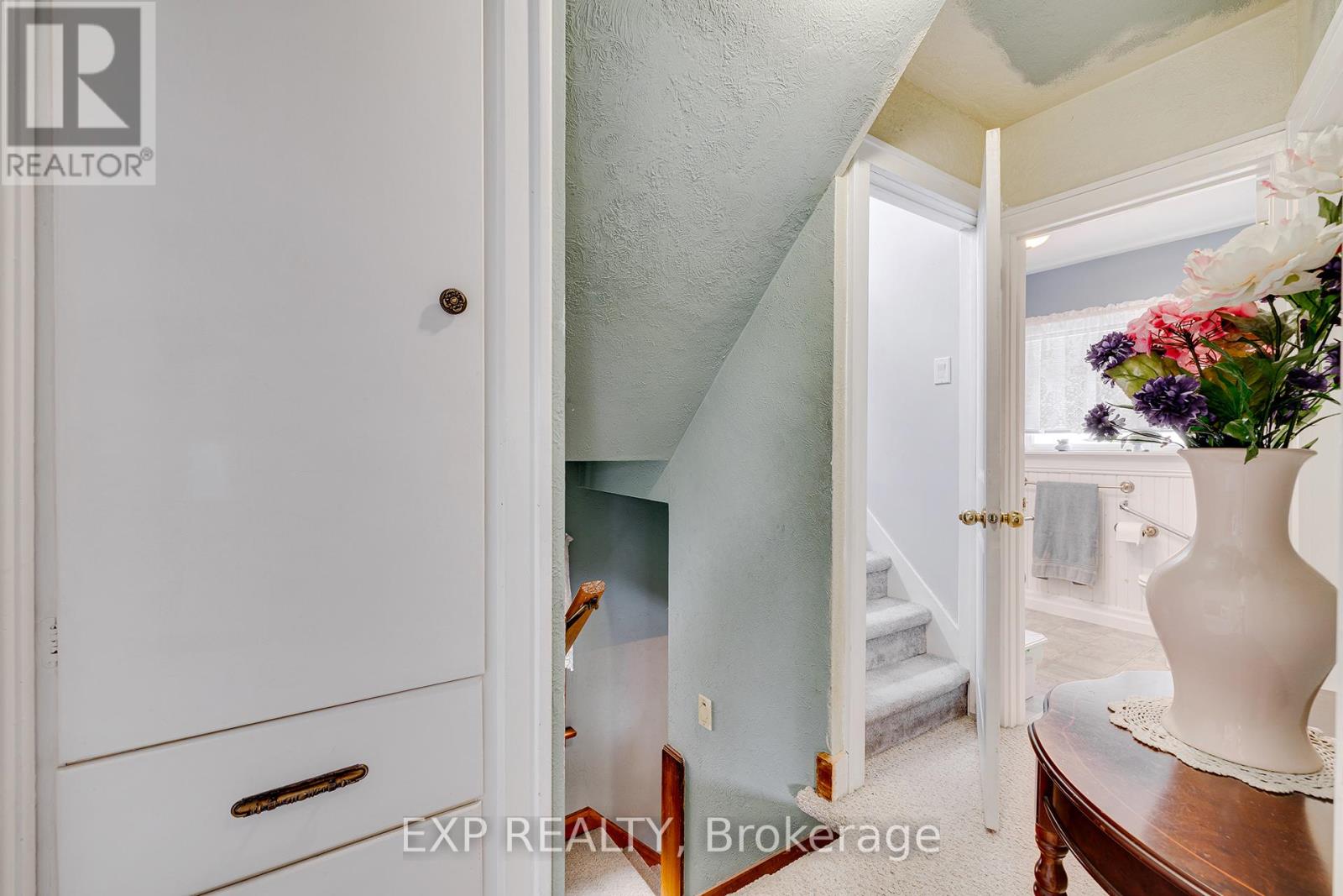77 Borden Avenue N, Kitchener, Ontario  N2H 3J2 - Photo 30 - X12051413
