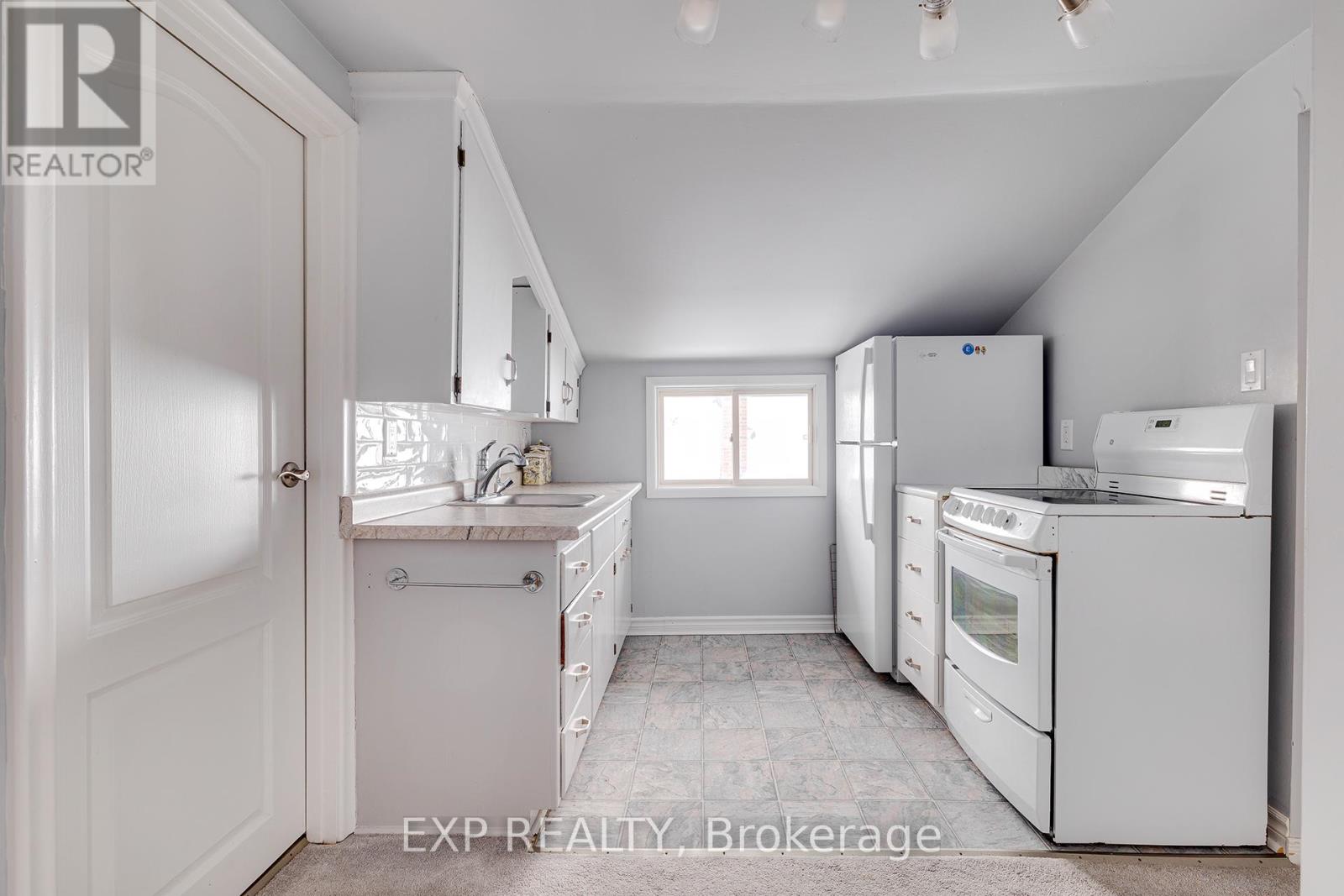 77 Borden Avenue N, Kitchener, Ontario  N2H 3J2 - Photo 34 - X12051413