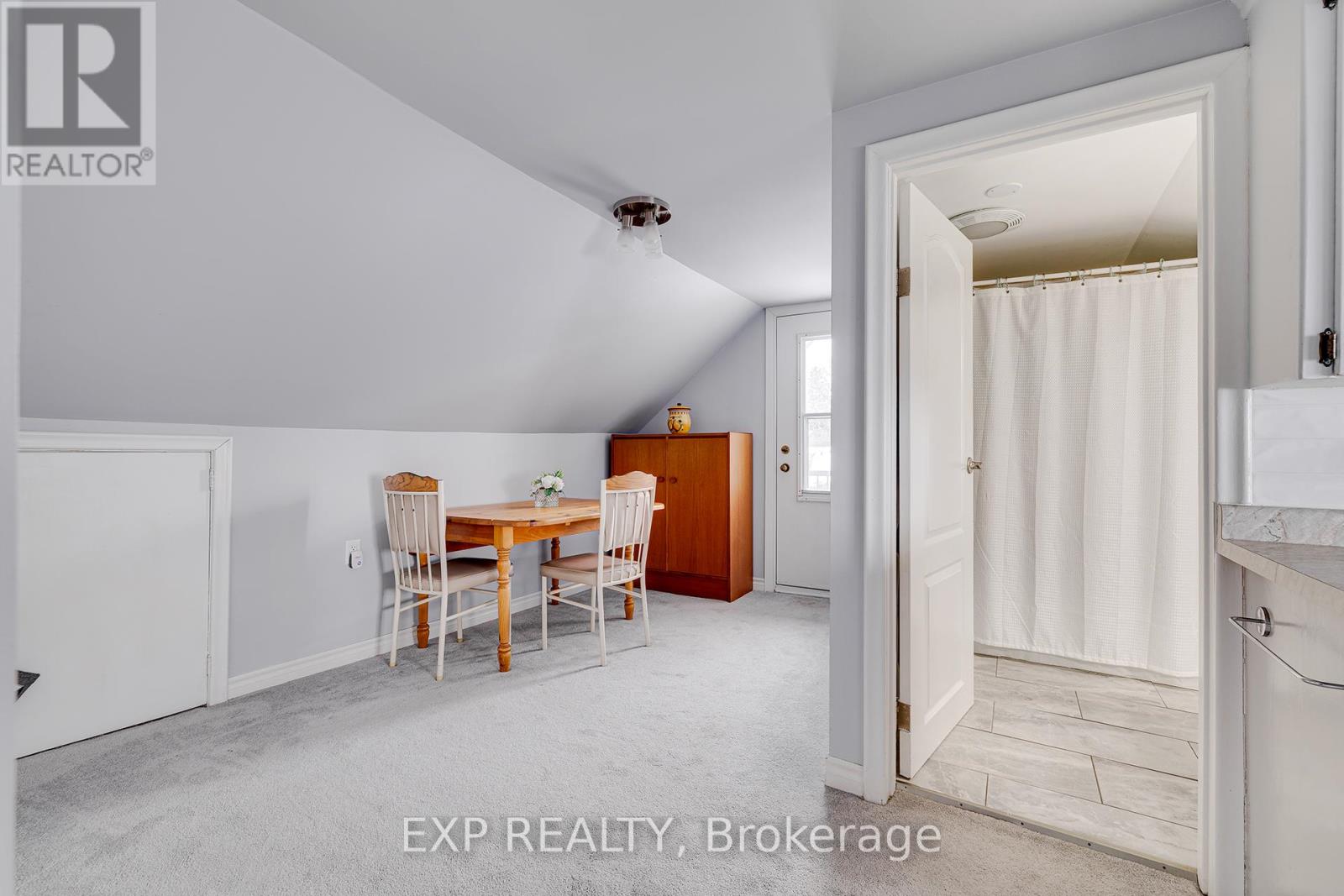 77 Borden Avenue N, Kitchener, Ontario  N2H 3J2 - Photo 37 - X12051413