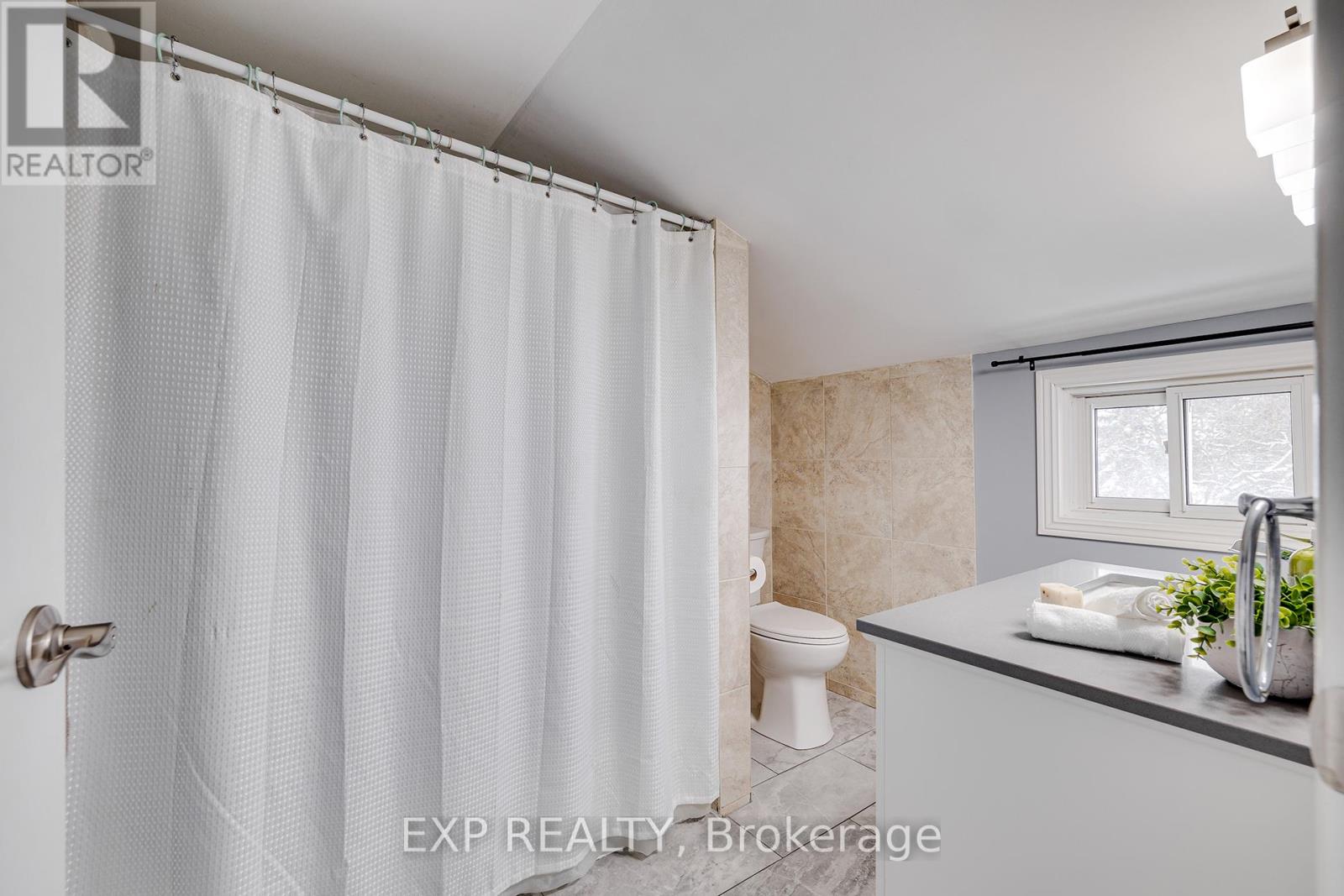 77 Borden Avenue N, Kitchener, Ontario  N2H 3J2 - Photo 38 - X12051413