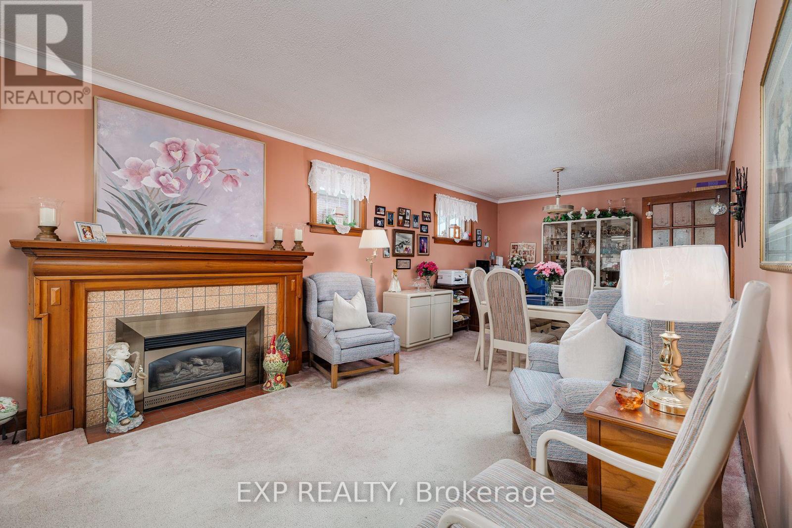 77 Borden Avenue N, Kitchener, Ontario  N2H 3J2 - Photo 6 - X12051413