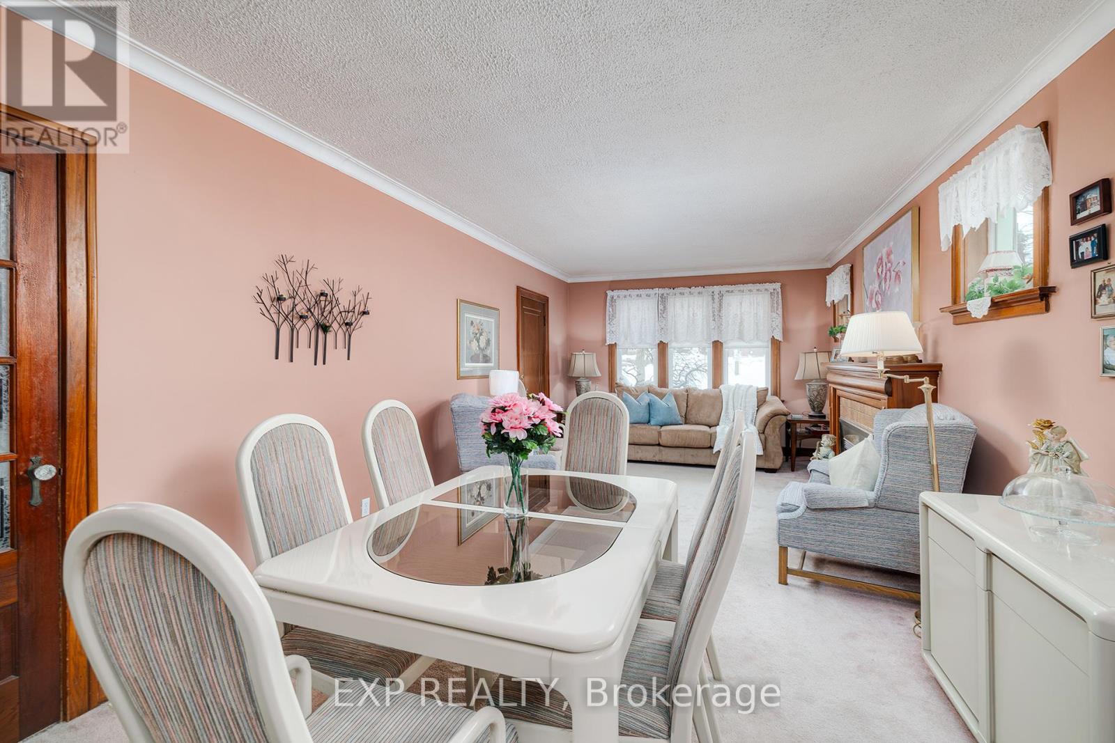 77 Borden Avenue N, Kitchener, Ontario  N2H 3J2 - Photo 7 - X12051413