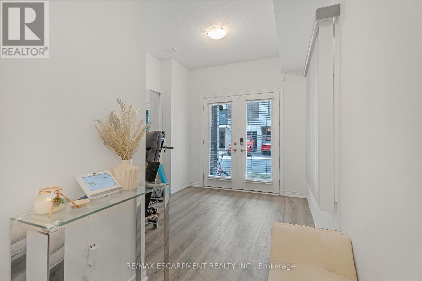 Property at 59 - 64 DRYDEN LANE image 4