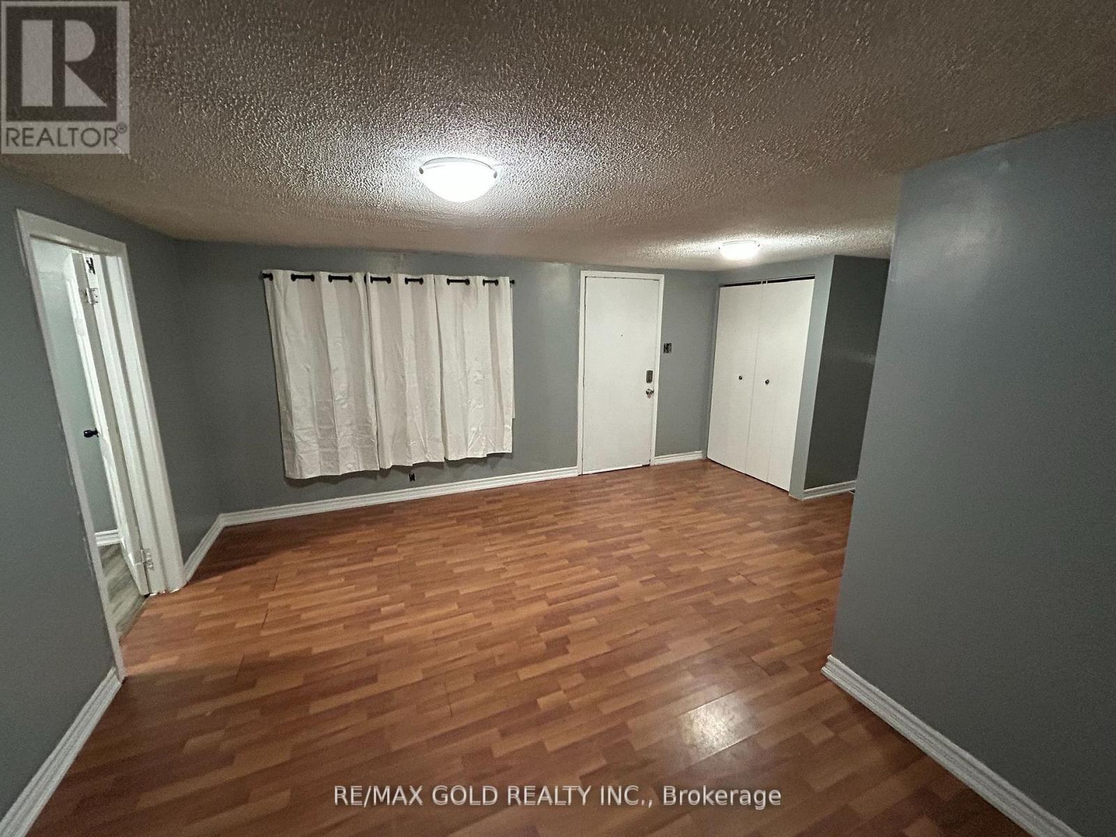 Property at 3553 KING STREET image 3