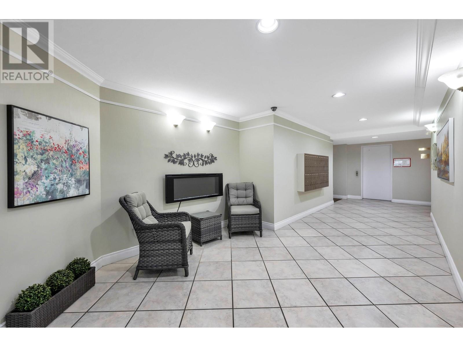 Listing Picture 32 of 34 : 308 1655 AUGUSTA AVENUE, Burnaby / 本拿比 - 魯藝地產 Yvonne Lu Group - MLS Medallion Club Member