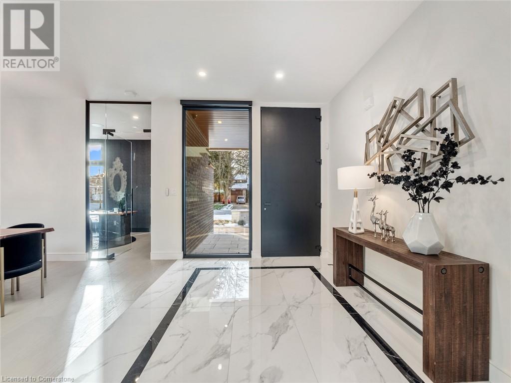 Property at 185 VALLEYVIEW Drive image 3