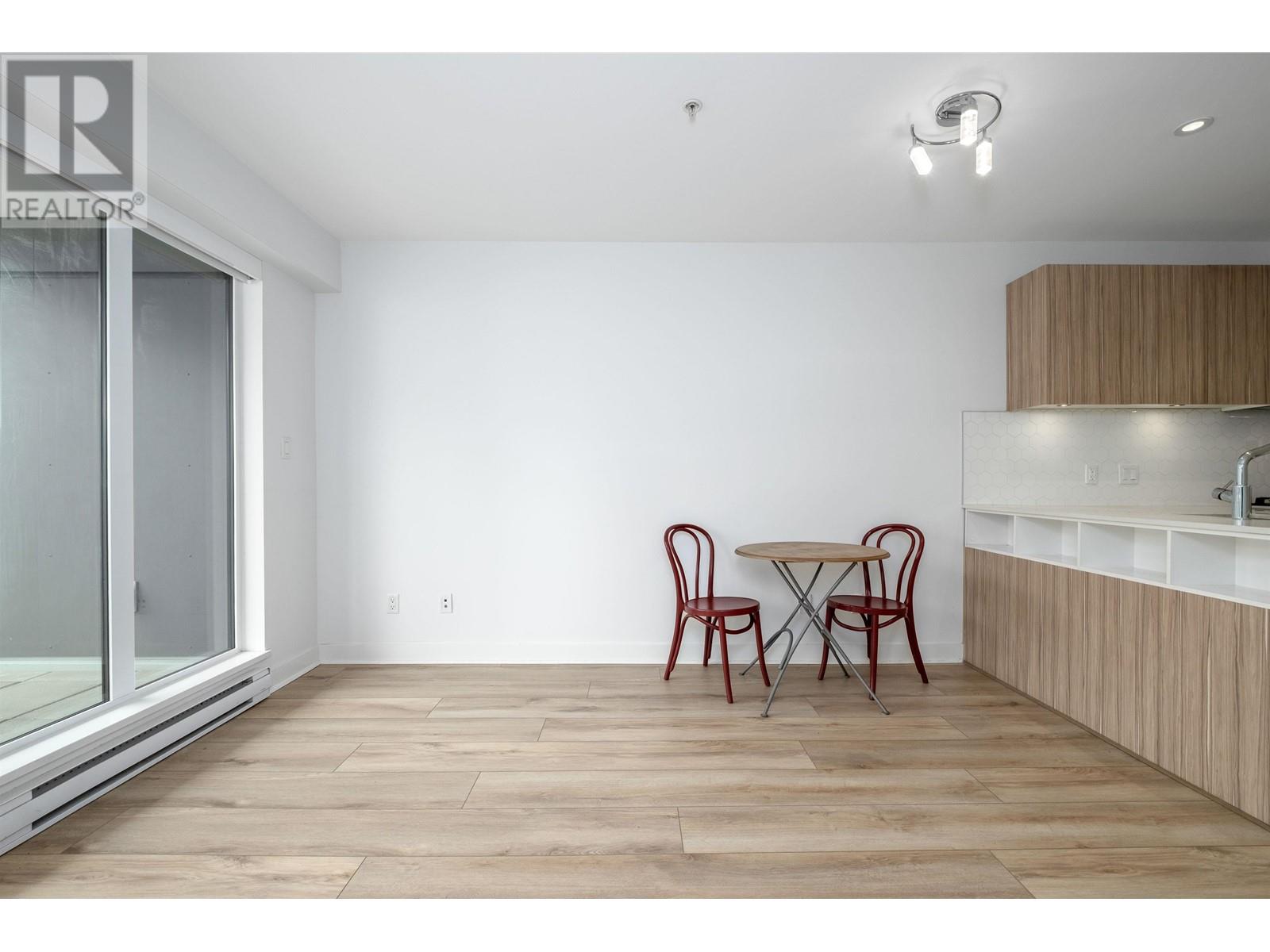 209 1061 Marine Drive, North Vancouver, British Columbia  V7P 1S6 - Photo 15 - R2983578