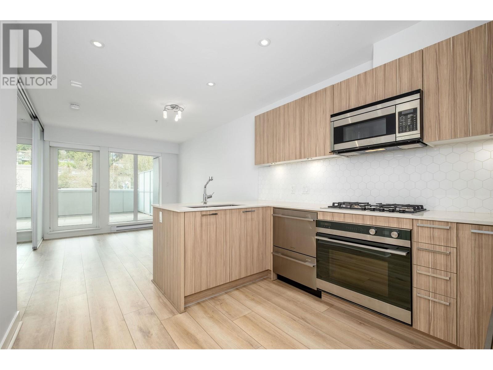 Property at 209 1061 MARINE DRIVE image 2