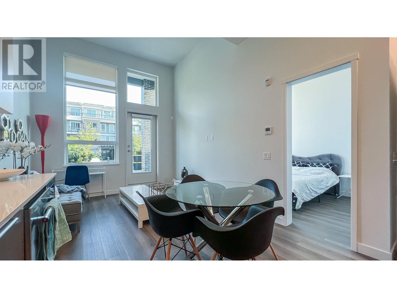 111 645 Como Lake Avenue, Coquitlam, British Columbia  V3J 0N9 - Photo 4 - R2983582