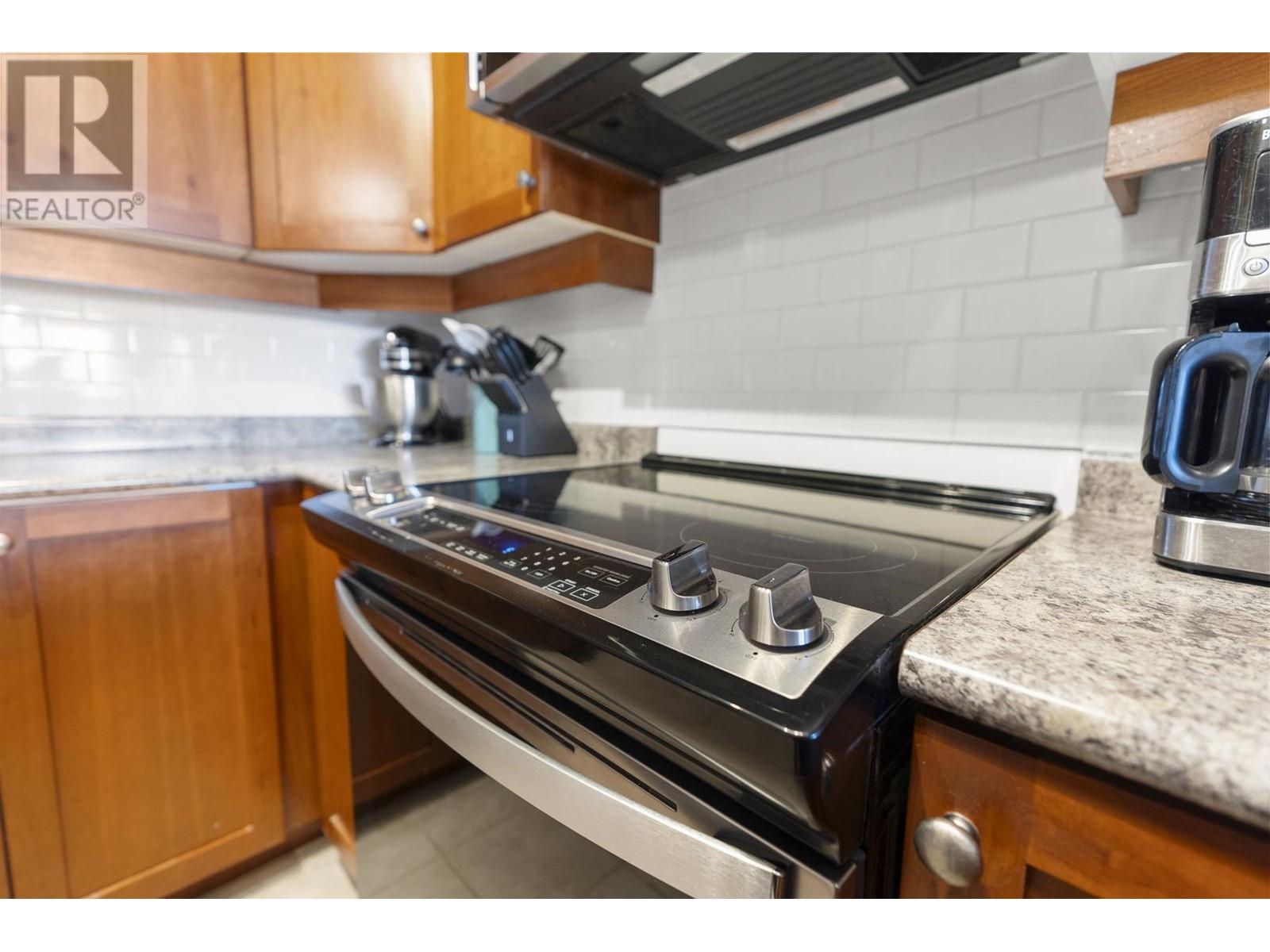 404 625 Park Crescent, New Westminster, British Columbia  V3L 5W4 - Photo 11 - R2983598