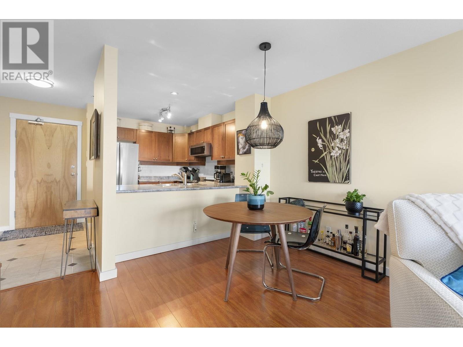 404 625 Park Crescent, New Westminster, British Columbia  V3L 5W4 - Photo 4 - R2983598