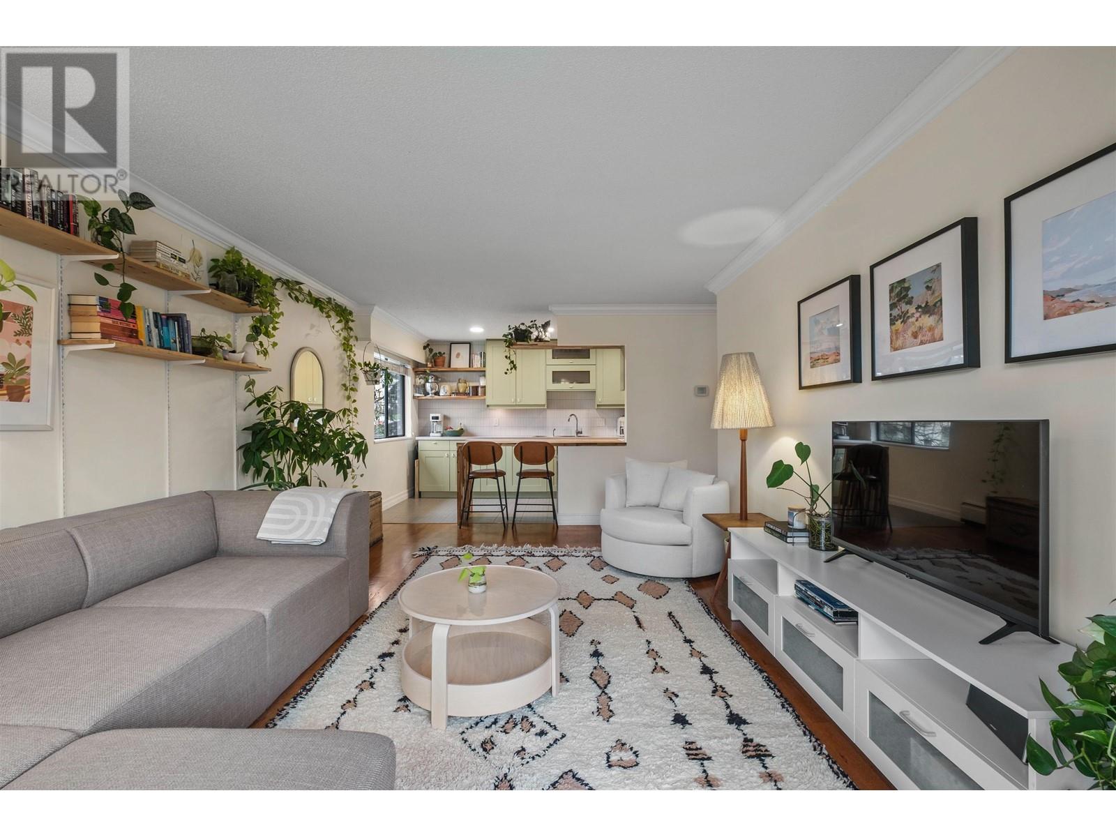 207 270 W 1st Street, North Vancouver, British Columbia  V7M 1B4 - Photo 6 - R2983612