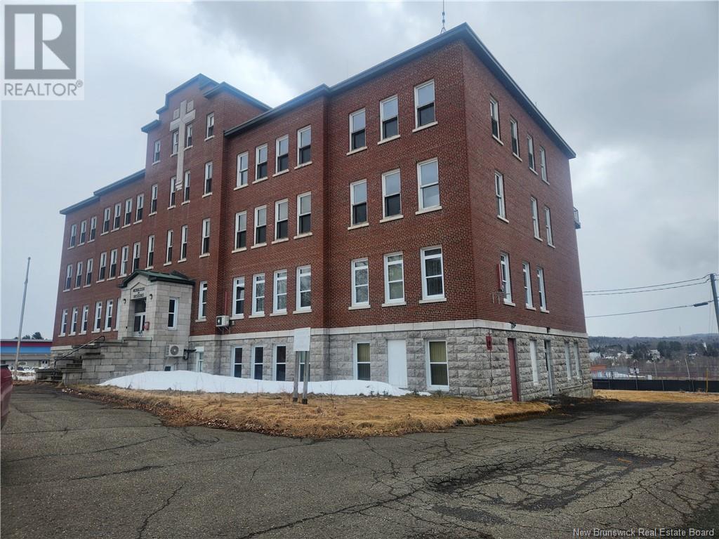 76 Ecole Street, Saint-Léonard, New Brunswick  E7E 1Y6 - Photo 2 - NB115041