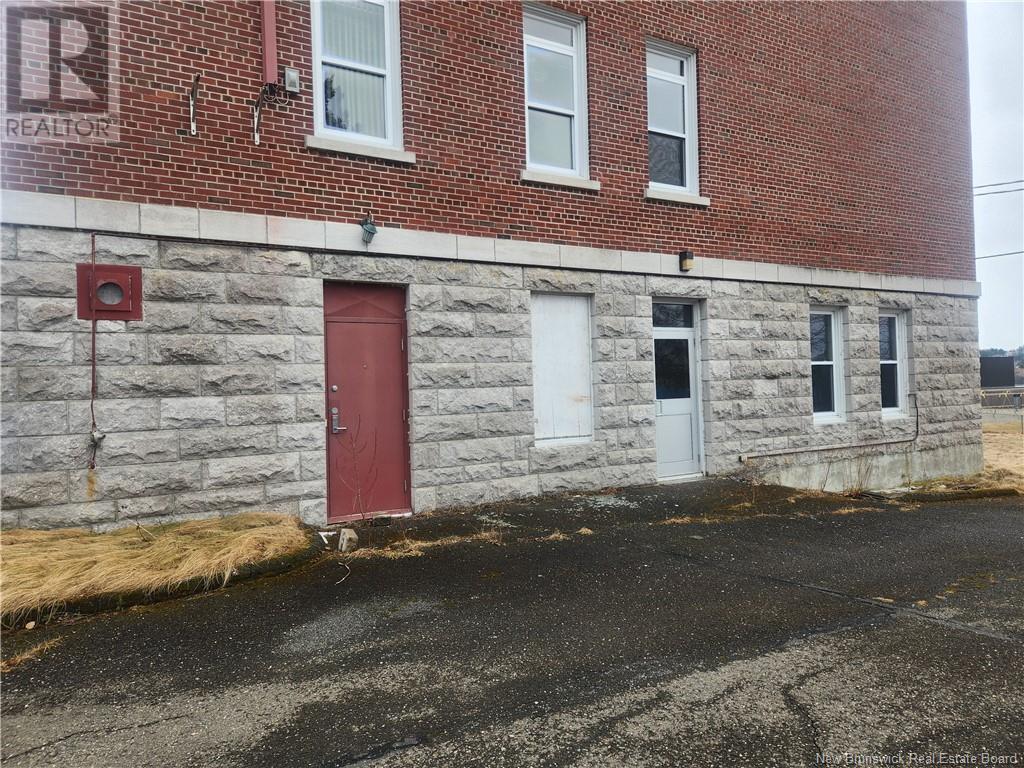 76 Ecole Street, Saint-Léonard, New Brunswick  E7E 1Y6 - Photo 4 - NB115041