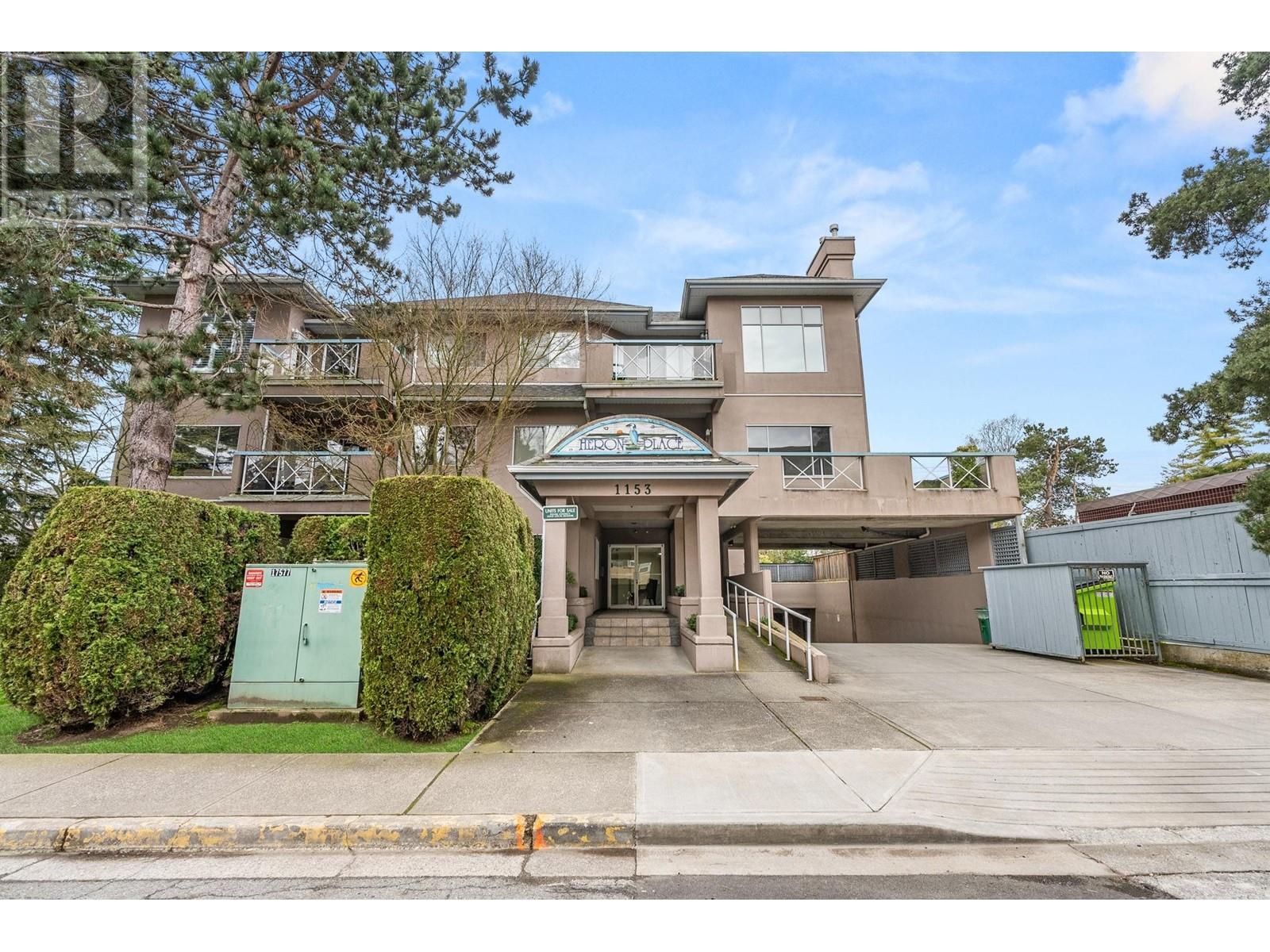 202 1153 54A STREET, delta, British Columbia V4M4E4