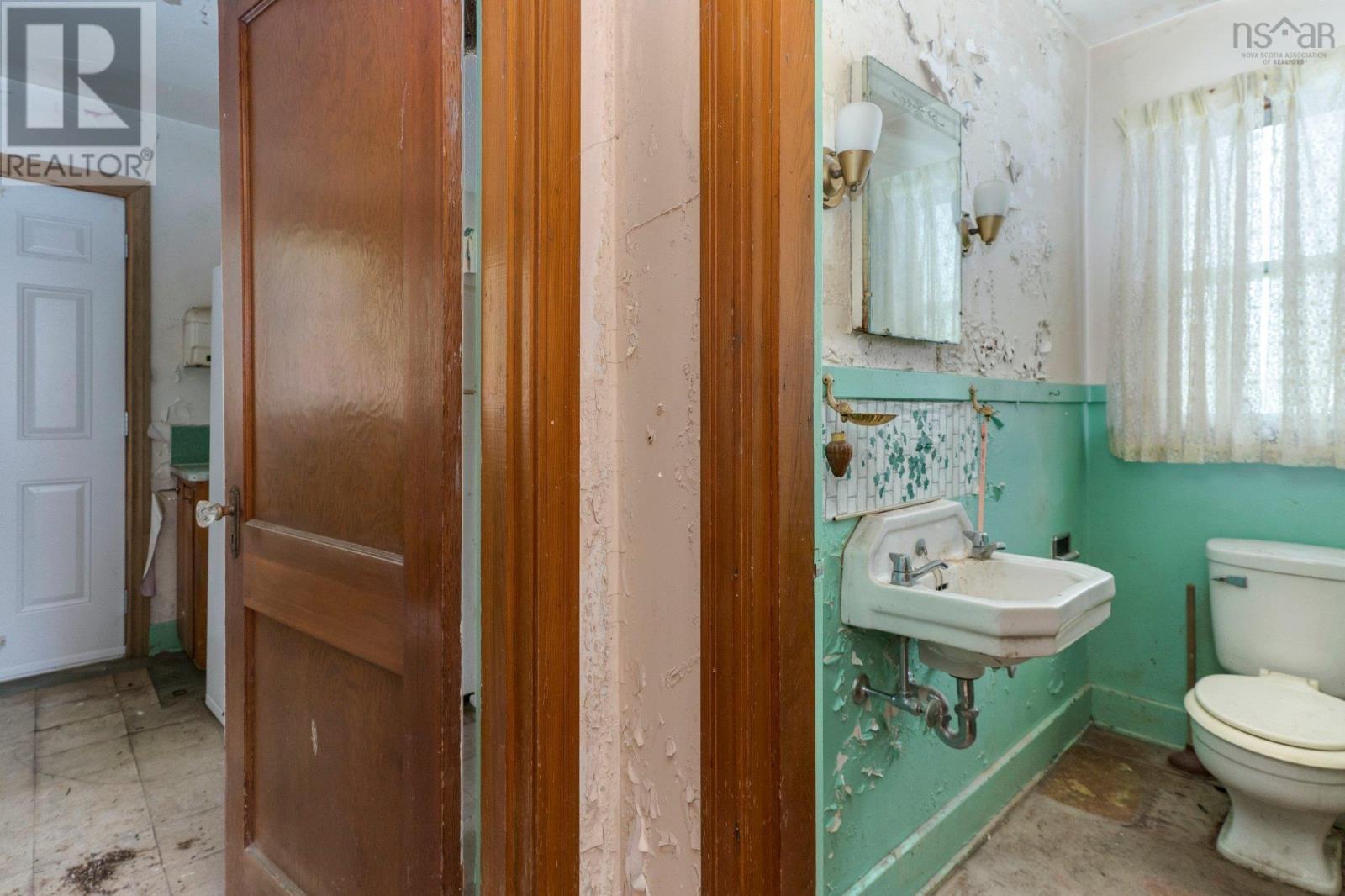 303 St. Margaret's Bay Road, Halifax, Nova Scotia  B3N 1J8 - Photo 15 - 202506301