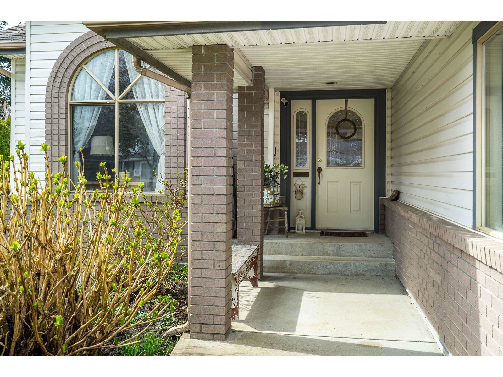 Property at 8039 165 STREET image 2