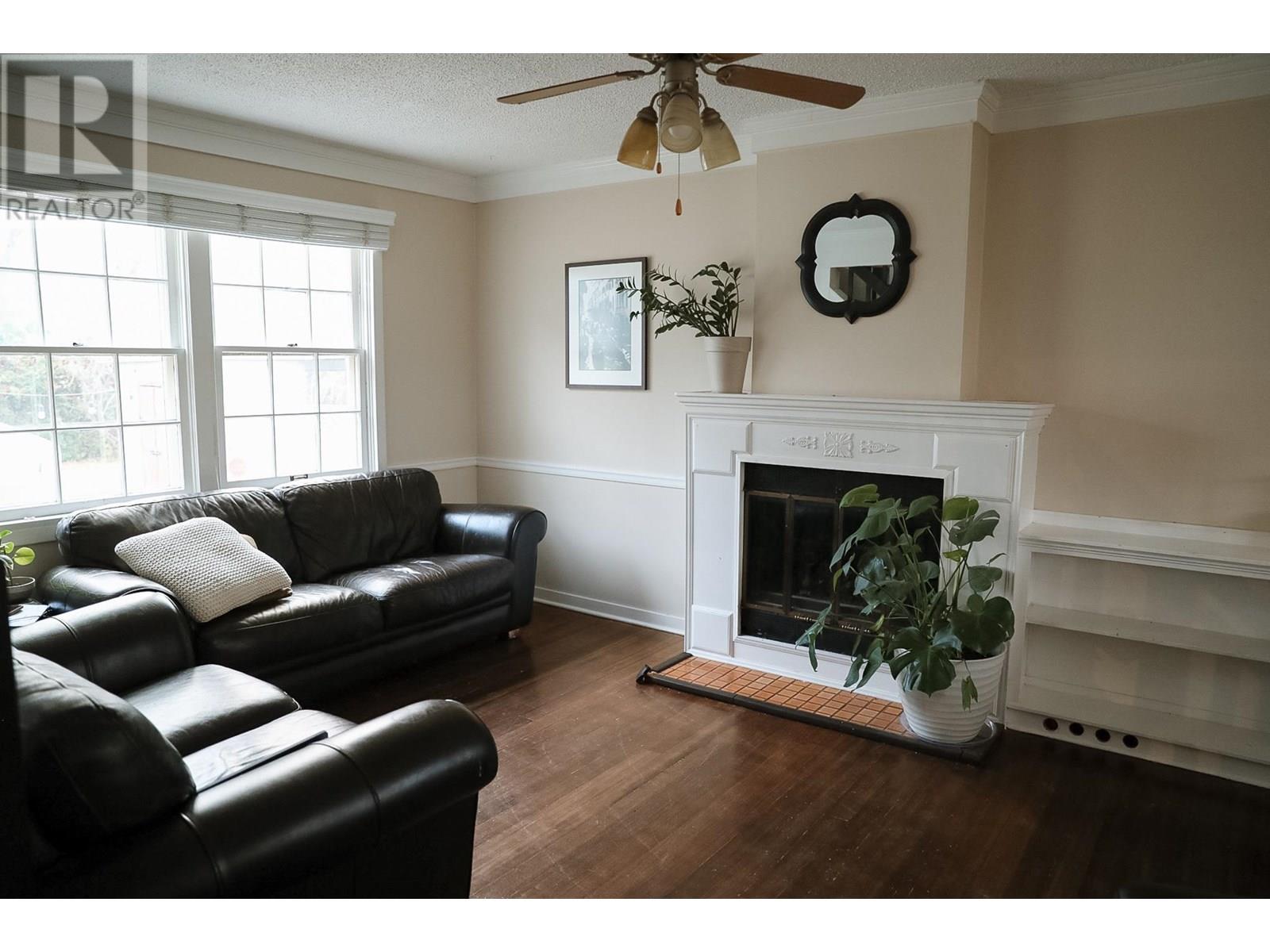 Property at 1485 Highland Drive S image 5