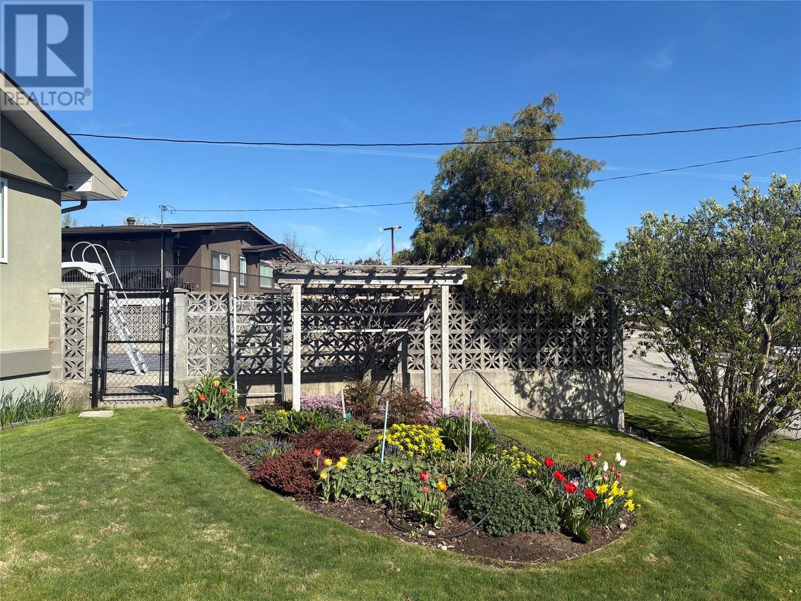 Property at 2 Quail Place image 2