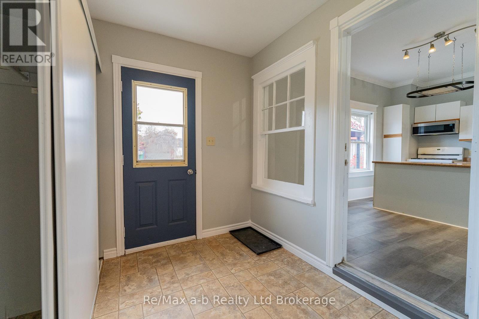 Property at 72-74 BROCK STREET E image 2
