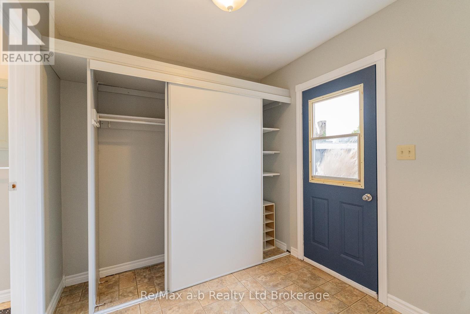Property at 72-74 BROCK STREET E image 3