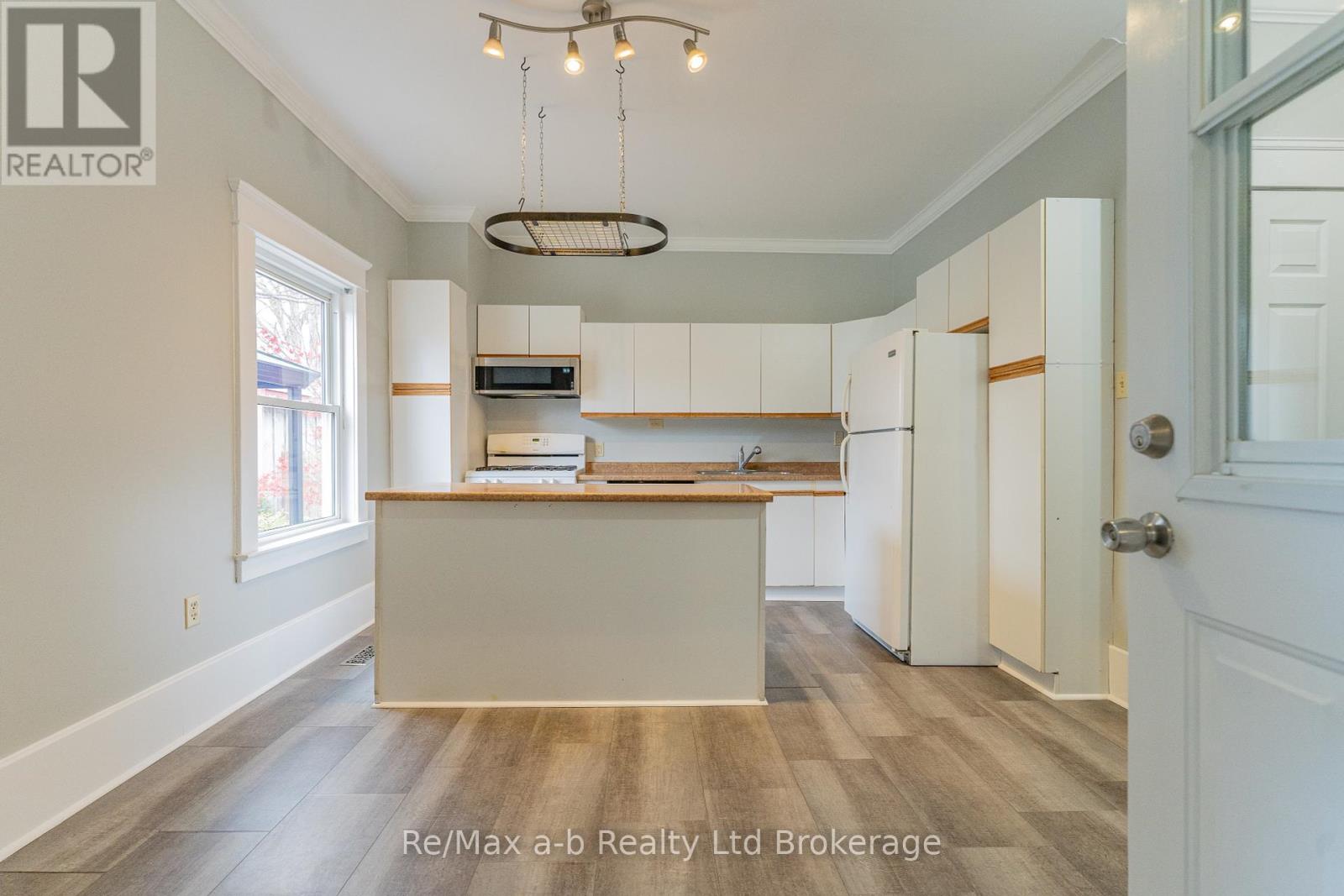 Property at 72-74 BROCK STREET E image 4
