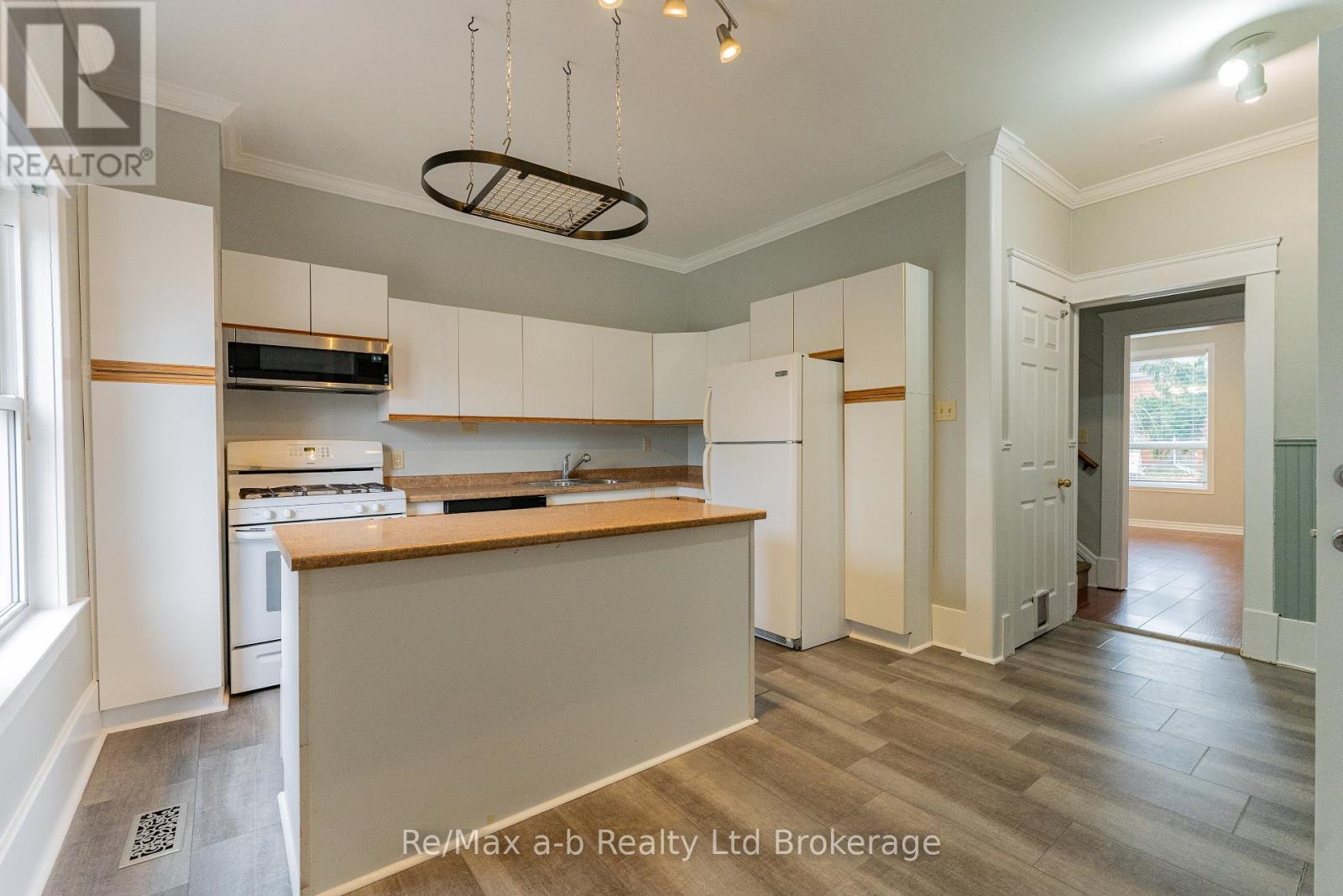Property at 72-74 BROCK STREET E image 5