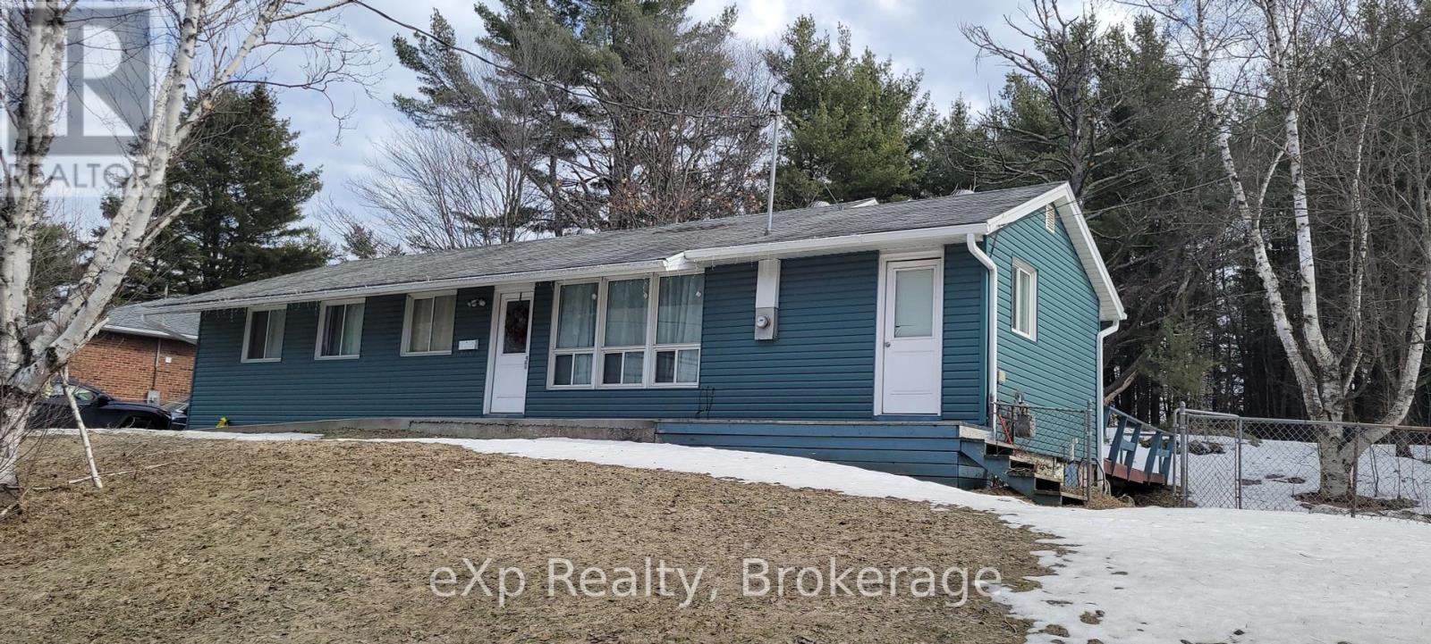 105 Bowes Street, Parry Sound, Ontario  P2A 2L8 - Photo 2 - X11965149