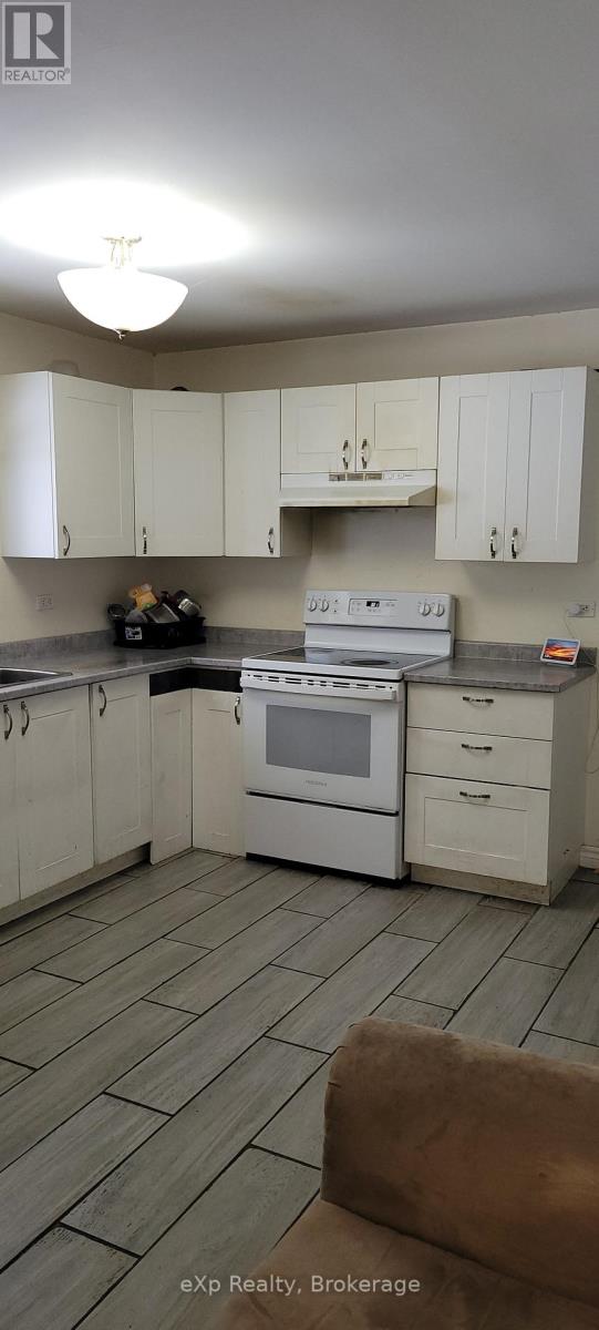 105 Bowes Street, Parry Sound, Ontario  P2A 2L8 - Photo 3 - X11965149