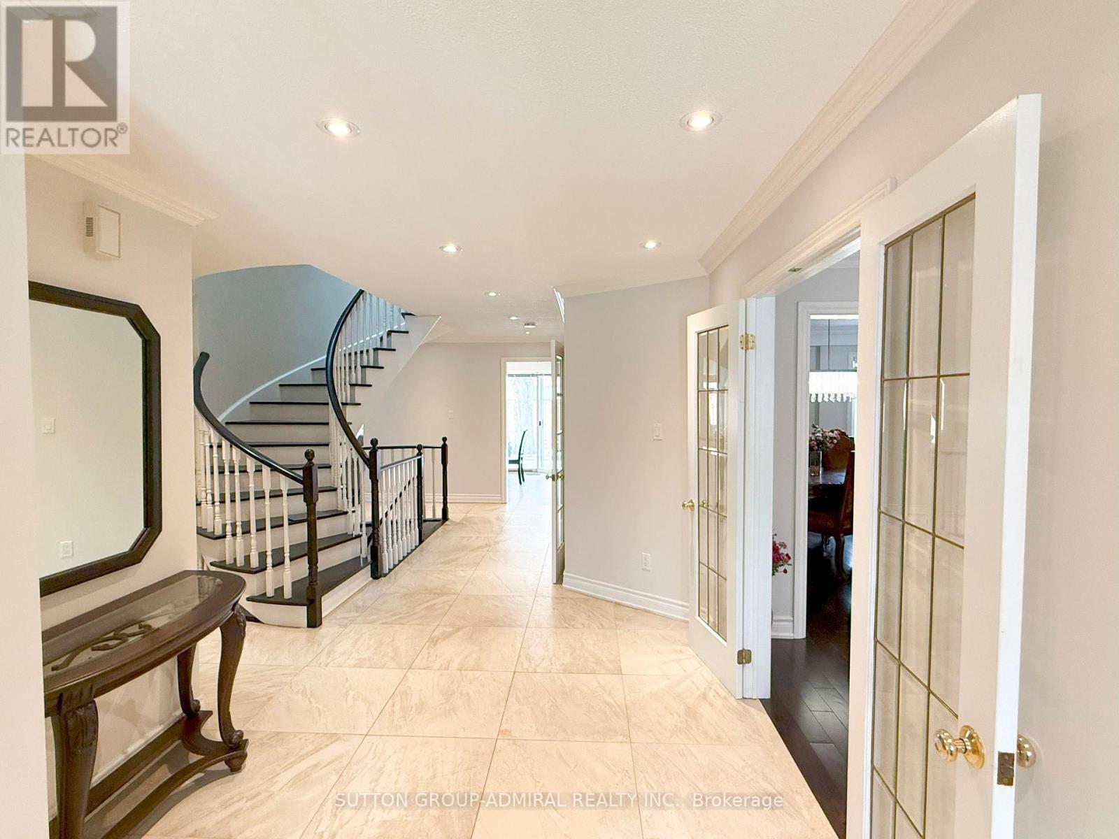 Property at 18 TANGREEN CIRCLE image 3