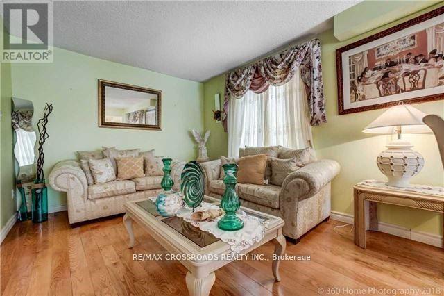 29 Billingsley Crescent, Markham, Ontario  L3S 4P2 - Photo 4 - N12051701
