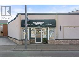 2558 HOWARD, Windsor, Ontario