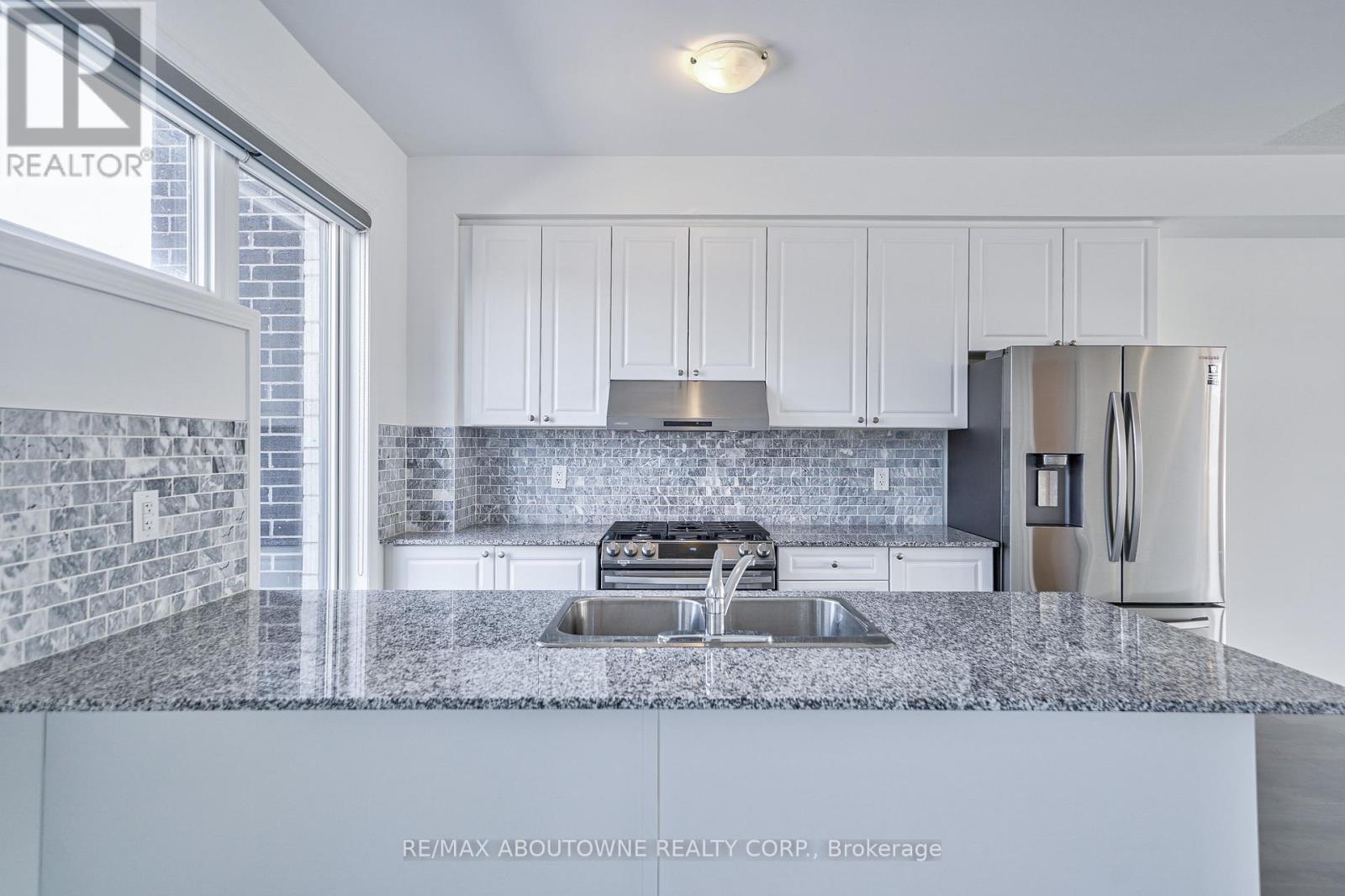 2501 Littlefield Crescent, Oakville (1007 - Ga Glen Abbey), Ontario  L6M 5L9 - Photo 20 - W12051712
