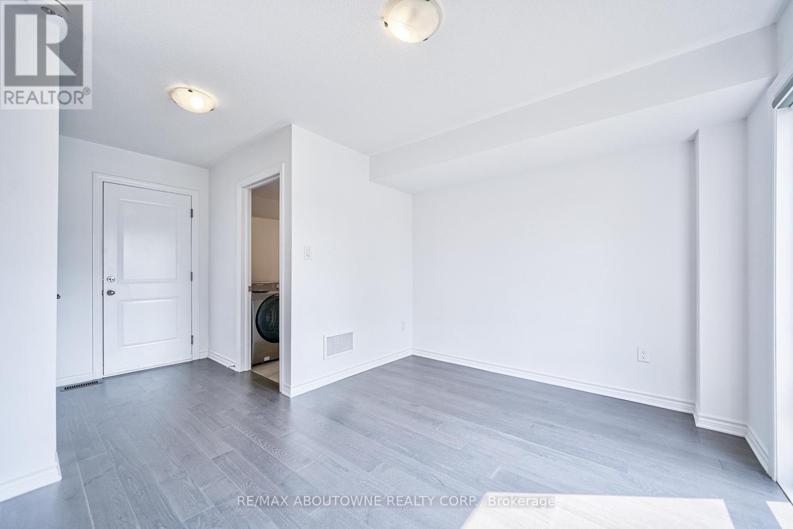 2501 Littlefield Crescent, Oakville (1007 - Ga Glen Abbey), Ontario  L6M 5L9 - Photo 9 - W12051712