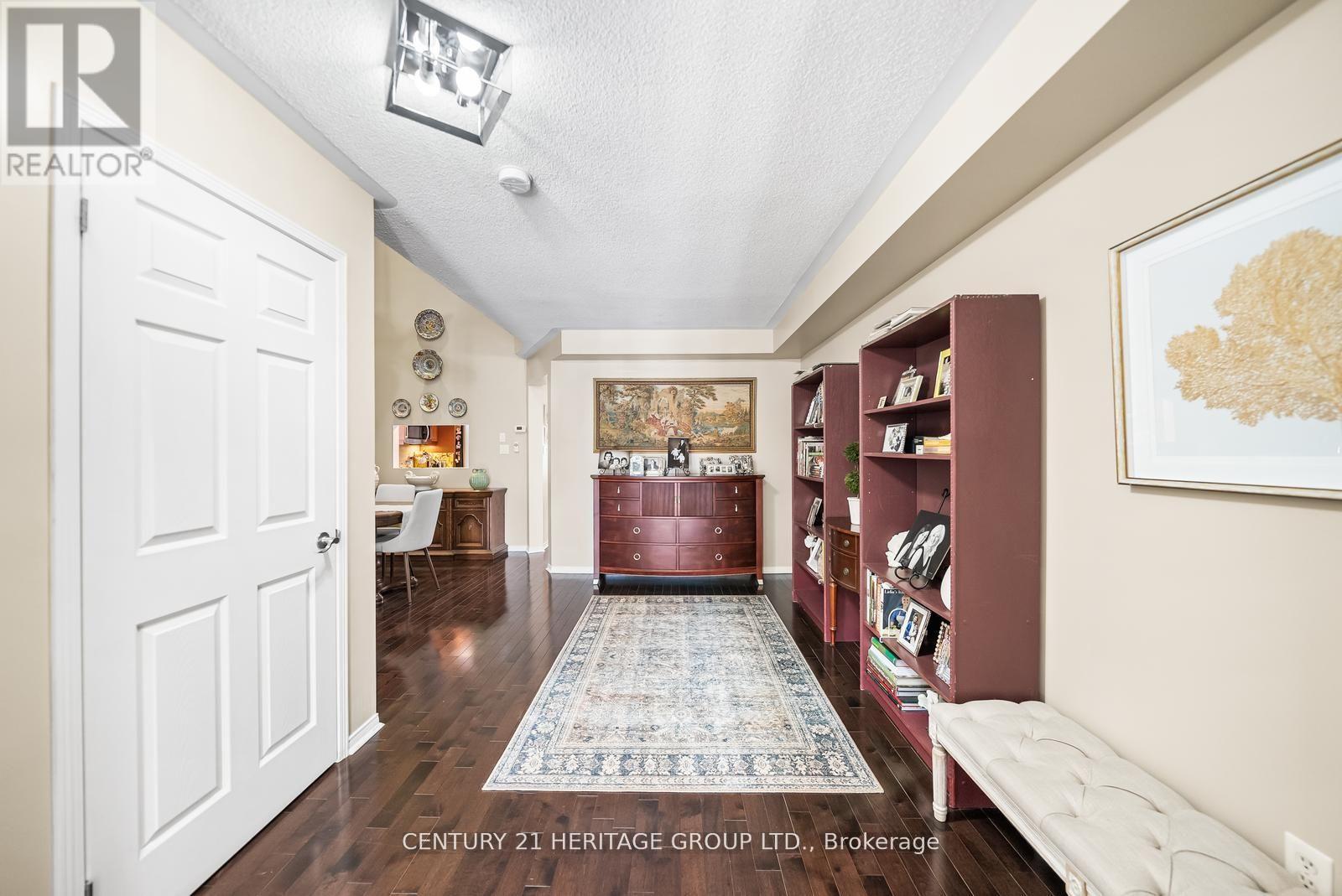 Property at 281 PENNDUTCH CIRCLE image 3