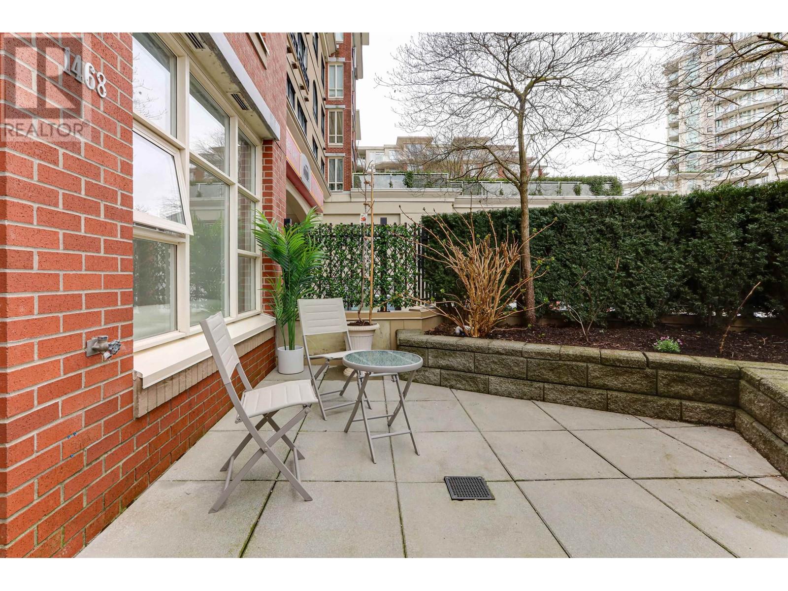 Listing Picture 2 of 28 : 1468 CEDAR COTTAGE MEWS, Vancouver / 溫哥華 - 魯藝地產 Yvonne Lu Group - MLS Medallion Club Member