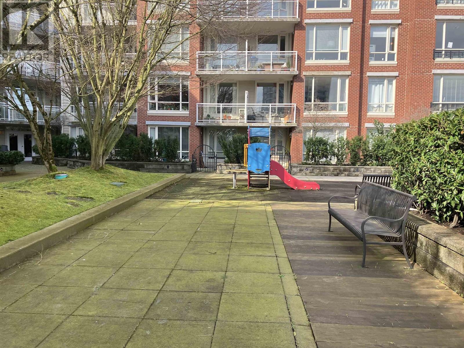 Listing Picture 24 of 28 : 1468 CEDAR COTTAGE MEWS, Vancouver / 溫哥華 - 魯藝地產 Yvonne Lu Group - MLS Medallion Club Member