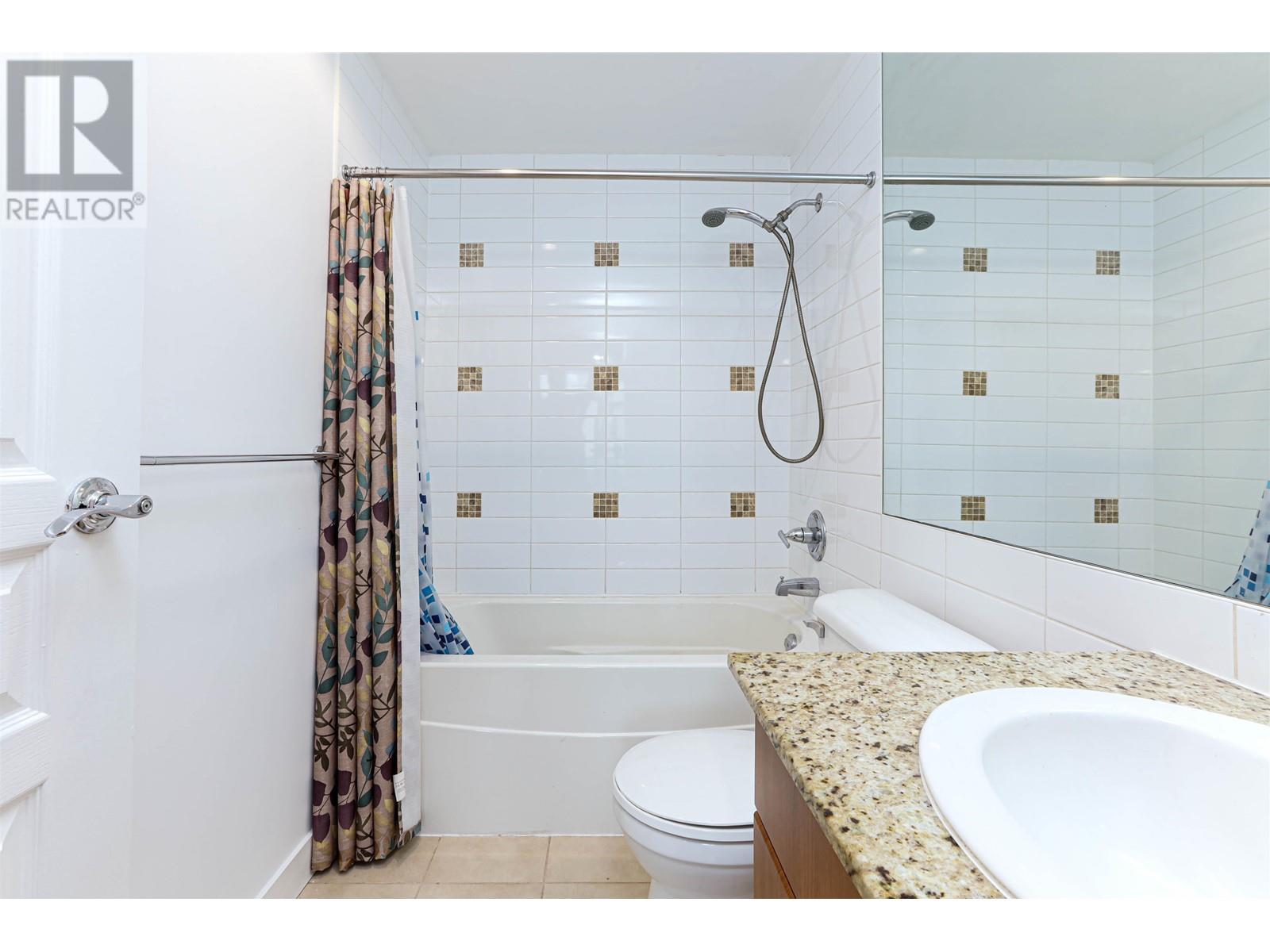 Listing Picture 12 of 28 : 1468 CEDAR COTTAGE MEWS, Vancouver / 溫哥華 - 魯藝地產 Yvonne Lu Group - MLS Medallion Club Member