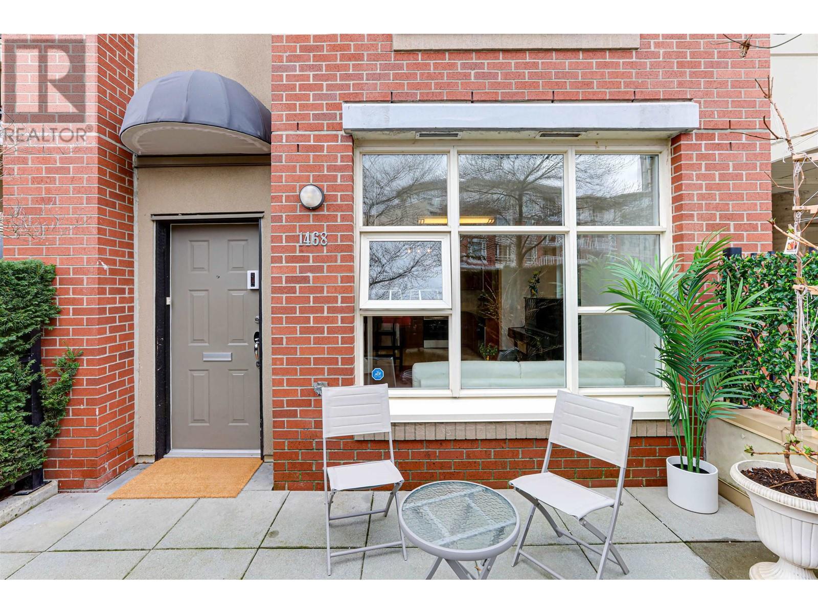 1468 CEDAR COTTAGE MEWS, Vancouver