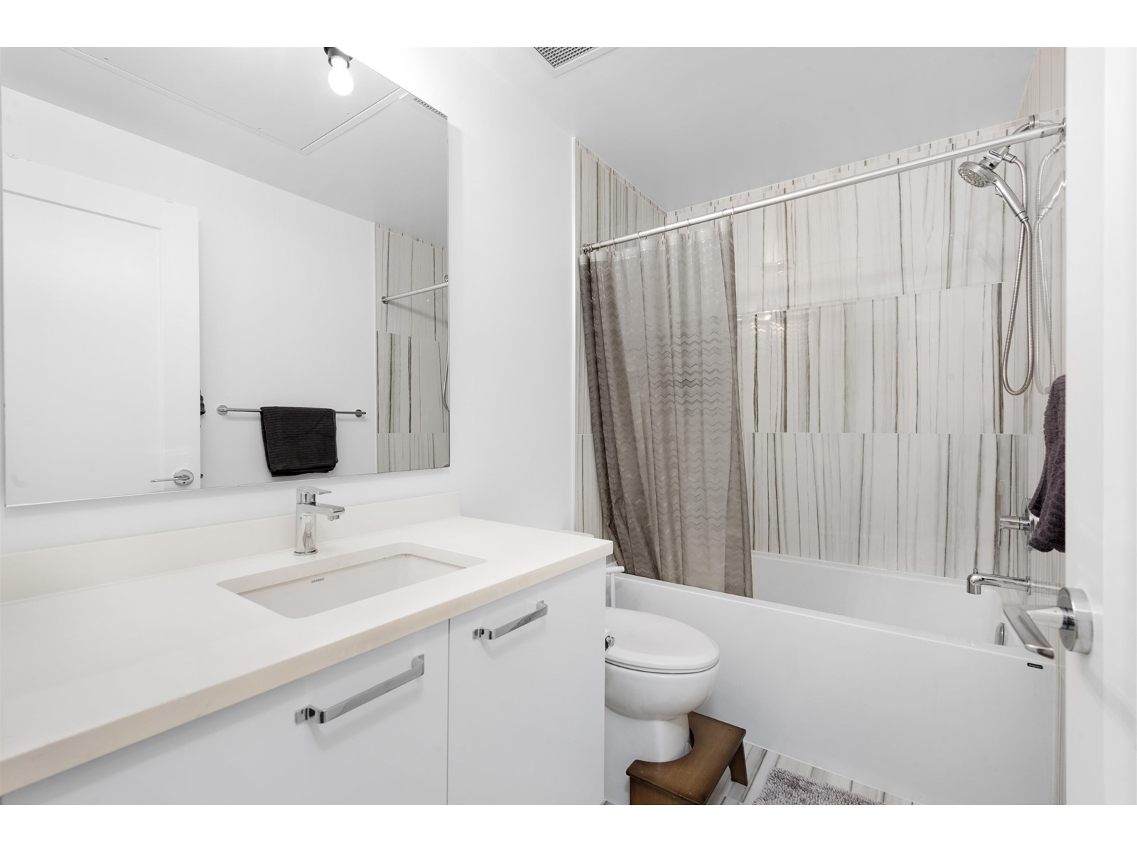 Property at 305 18811 72 AVENUE image 3