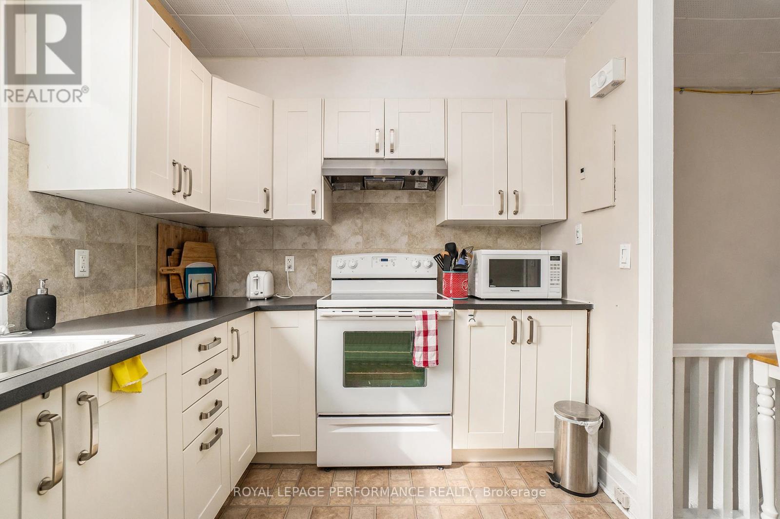 Property at 229 CARILLON STREET image 4