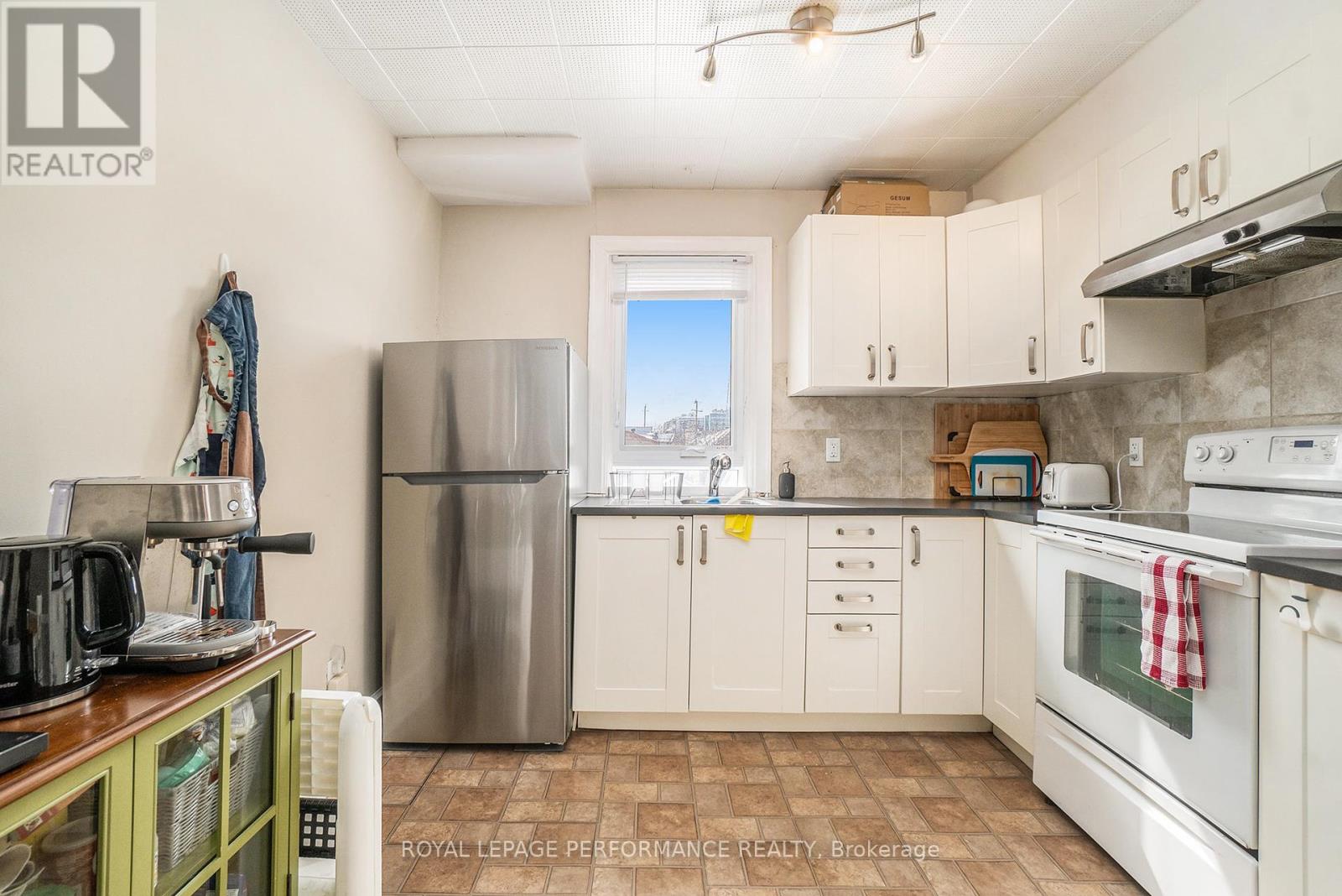 Property at 229 CARILLON STREET image 5