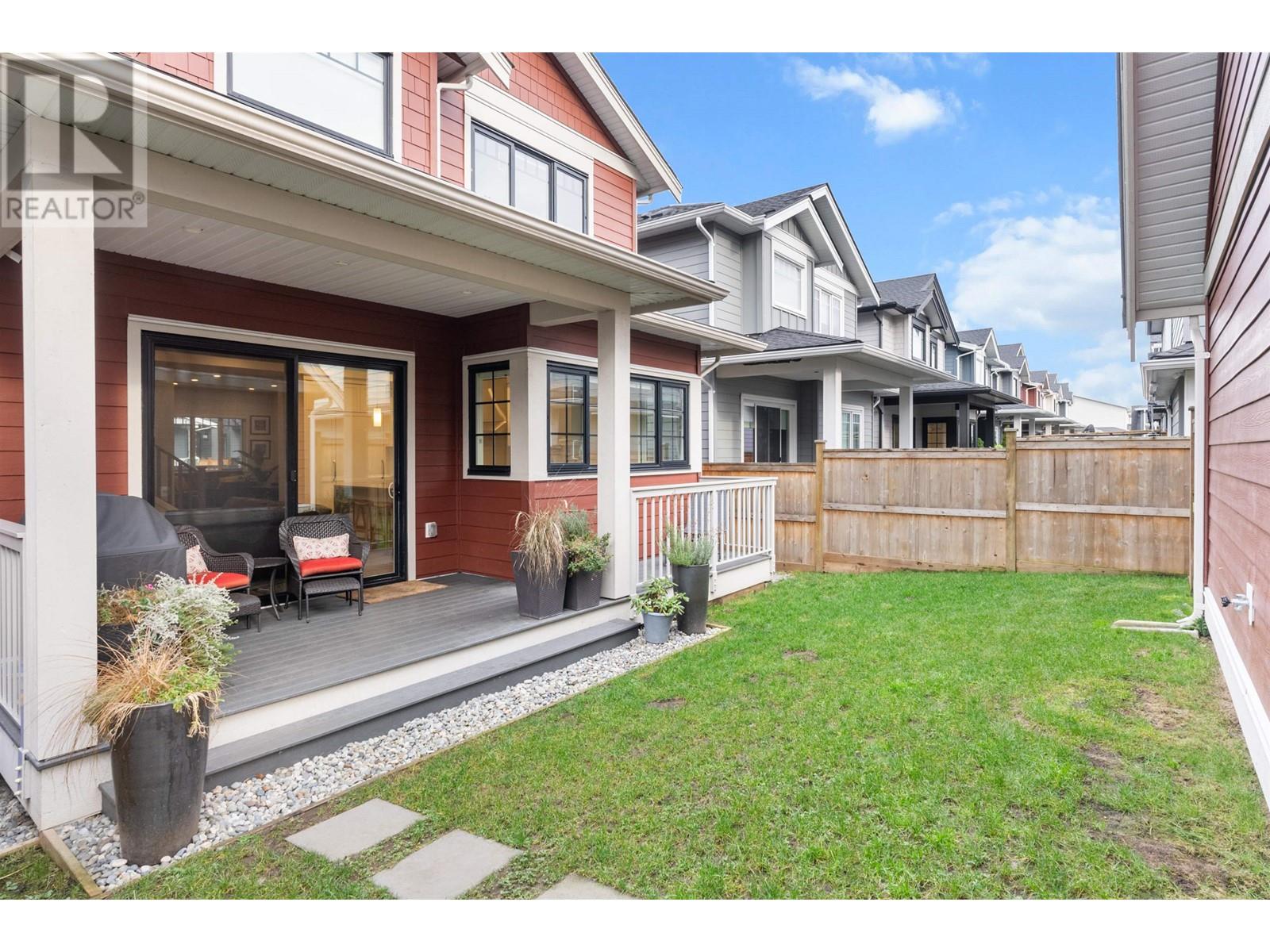 Property at 4718 HAZELNUT WAY image 3