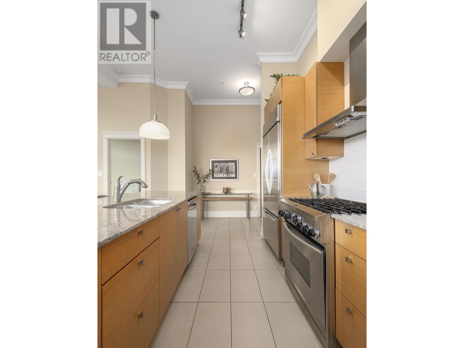 2701 400 Capilano Road, Port Moody, British Columbia  V3E 0E1 - Photo 9 - R2983654