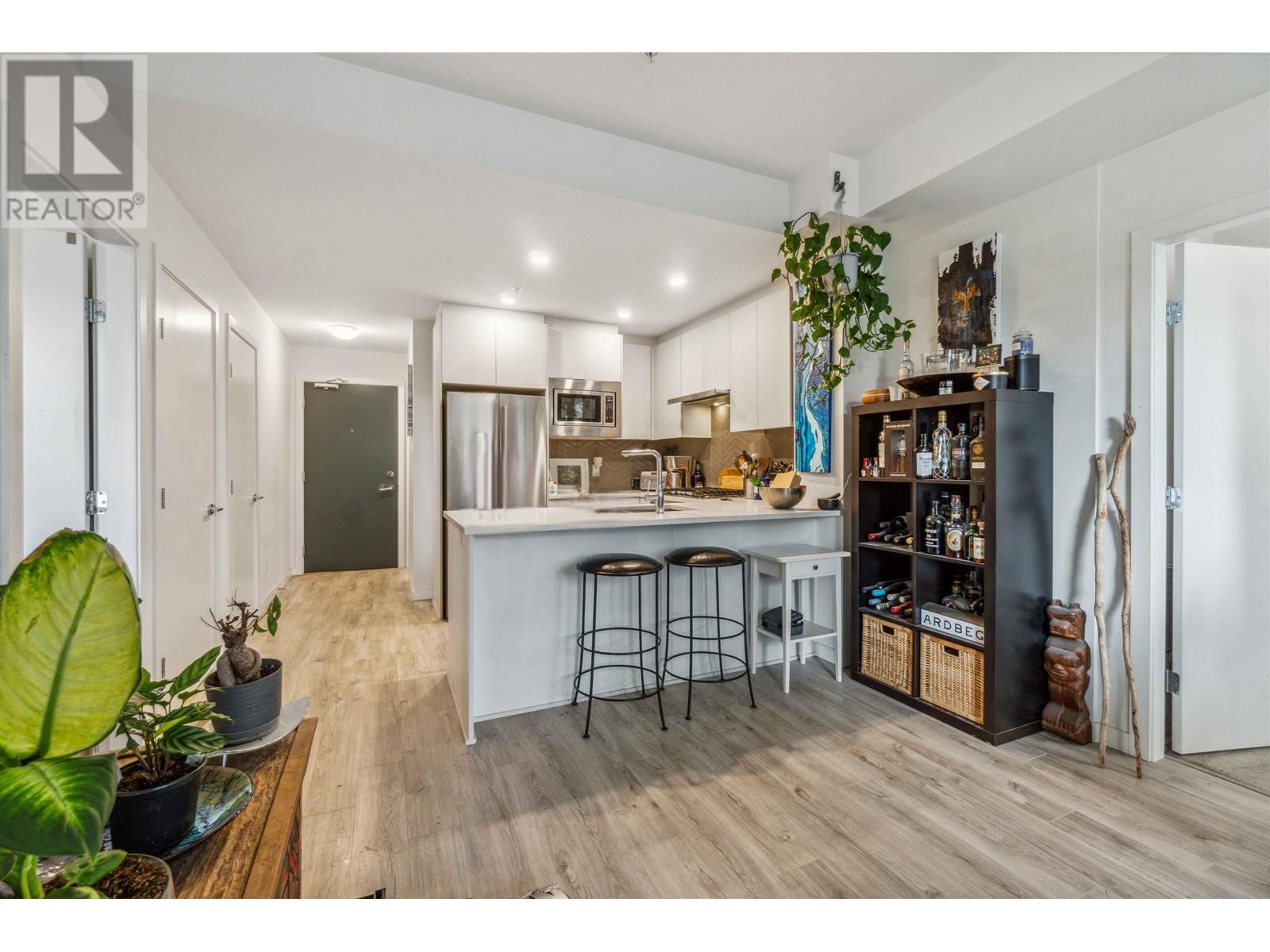 303 717 Breslay Street, Coquitlam, British Columbia  V3J 4A5 - Photo 6 - R2983678